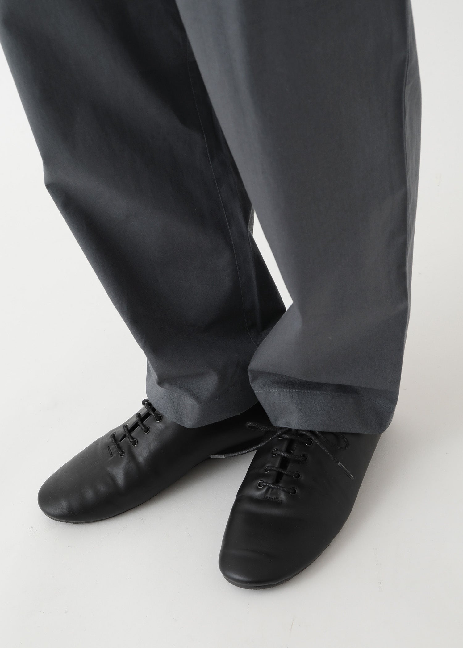 オーガニックコットンツイル タックテーパードパンツ