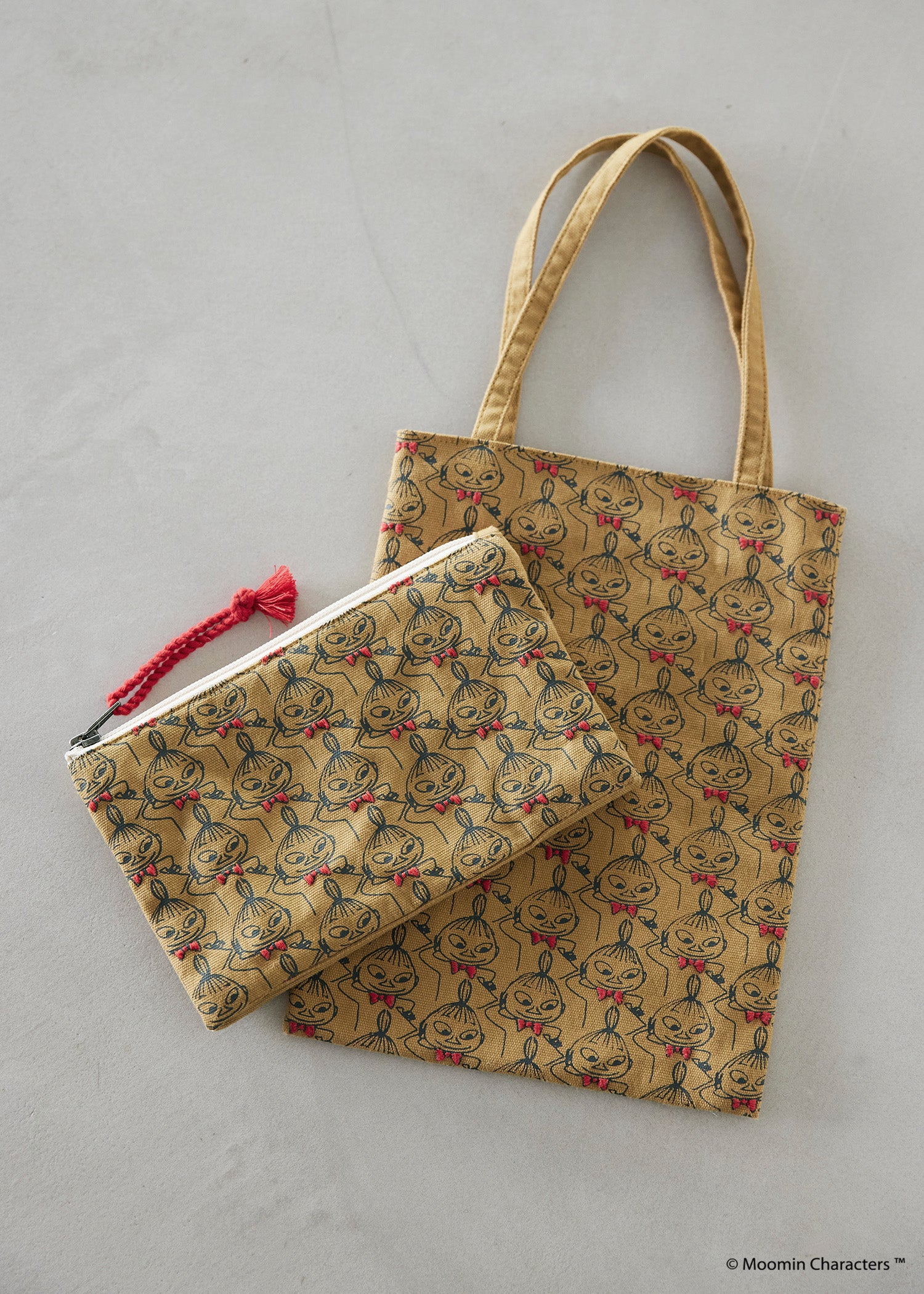 ムーミン プリント&手刺繍ミニトート・リトルミイがいっぱい