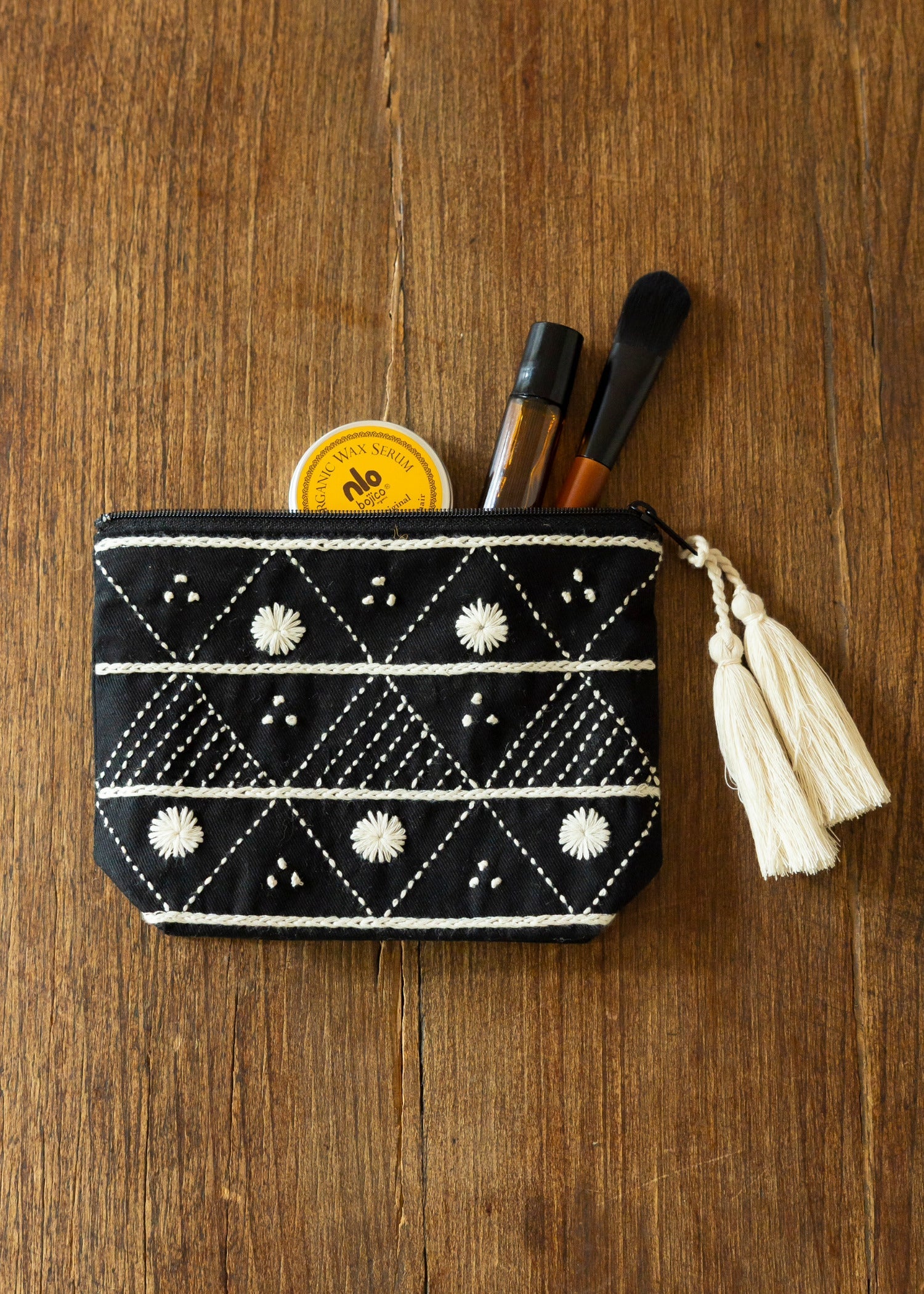 手刺繍ポーチ デイジー
