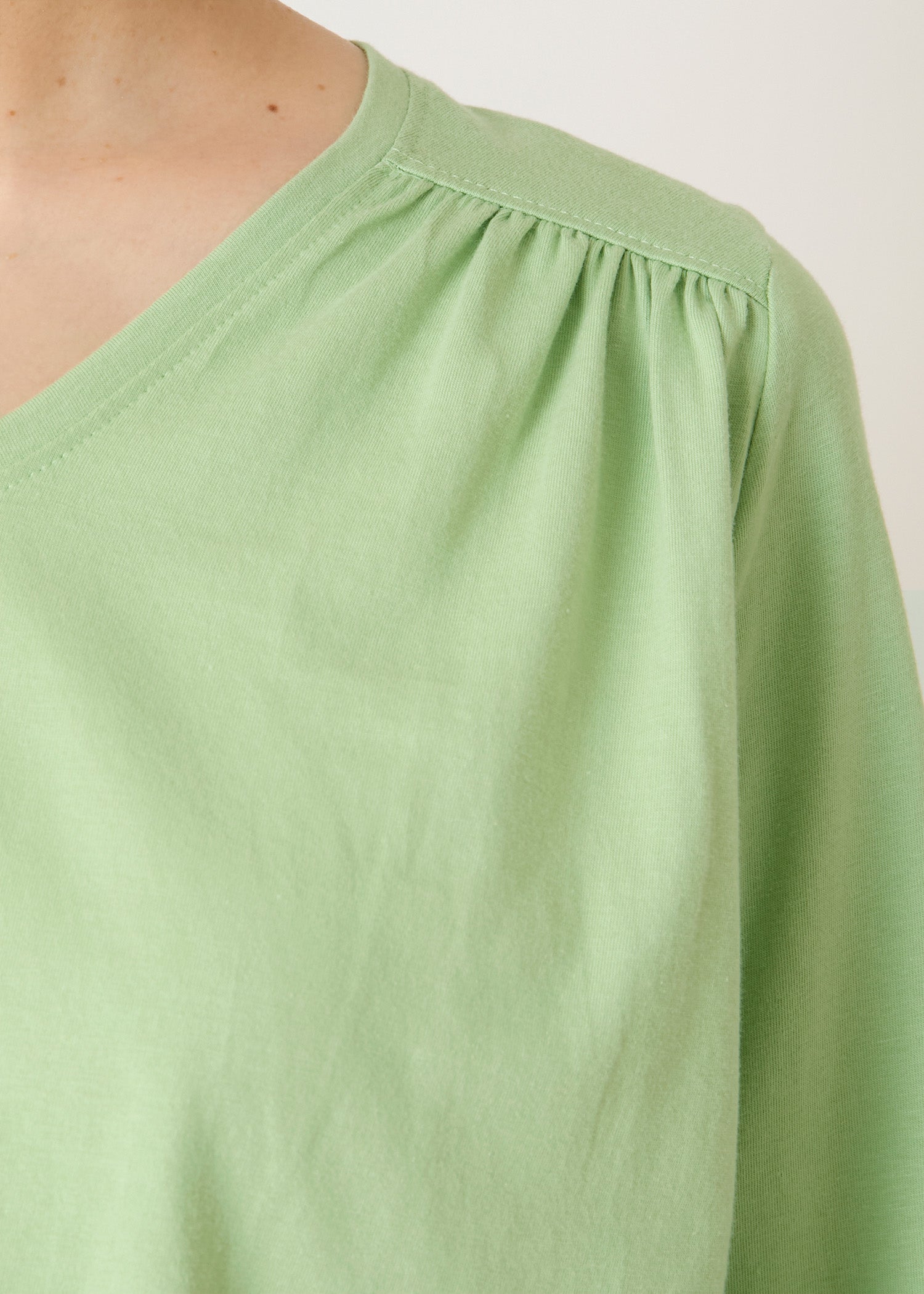 オーガニックコットン天竺 パフスリーブVネックトップ