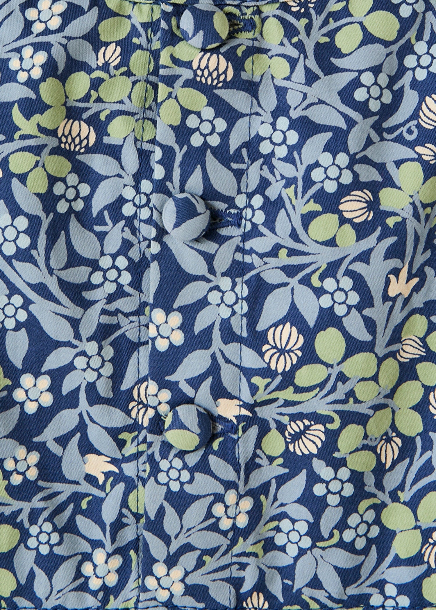 V&A オーガニックコットンサテン フレンチスリーブブラウス クローバー柄