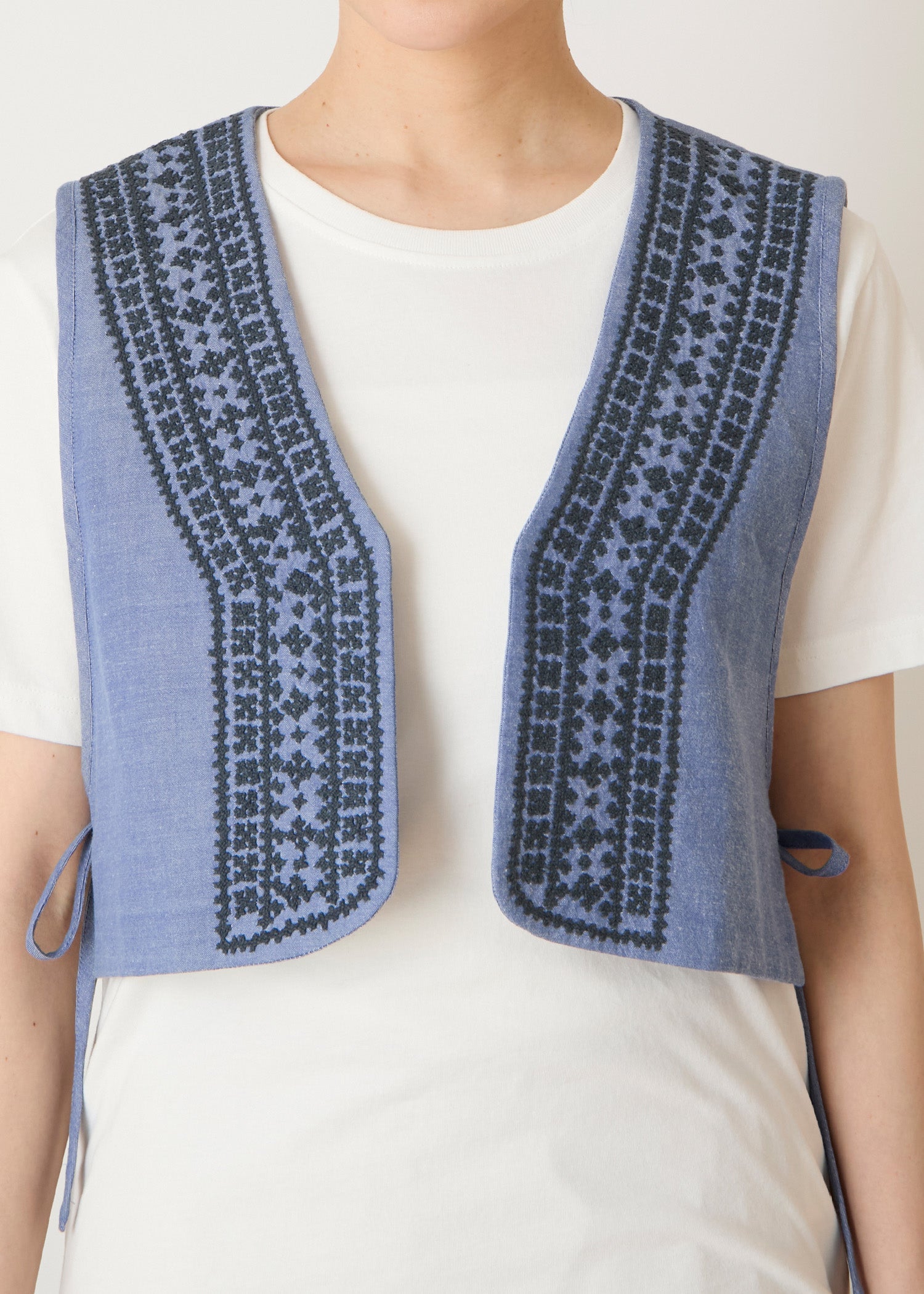 手織りオーガニックコットン バワリヤ刺繍ベスト