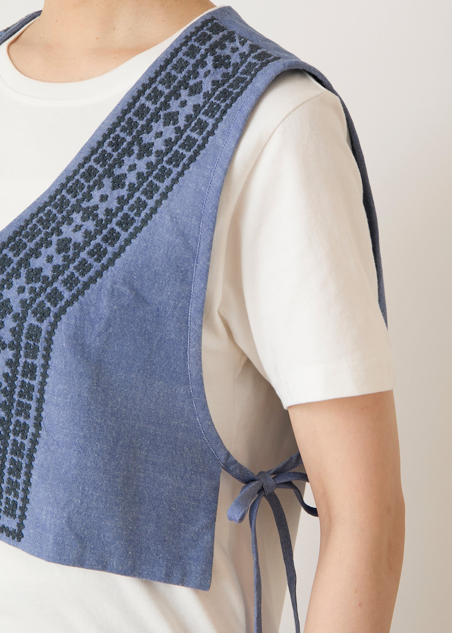 手織りオーガニックコットン バワリヤ刺繍ベスト