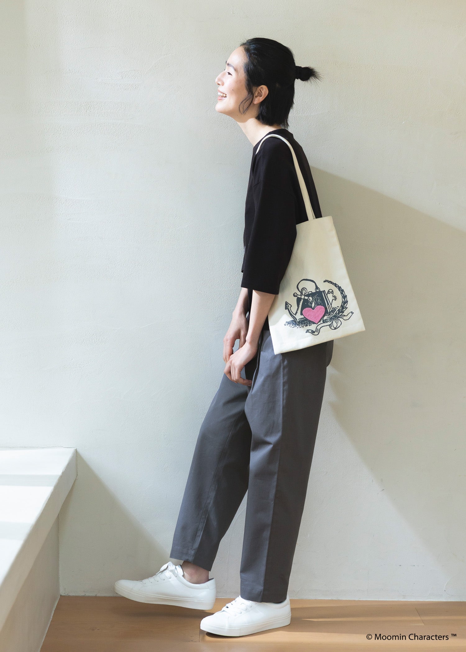 ムーミン プリント&手刺繍トートバッグ・ハートとニョロニョロ