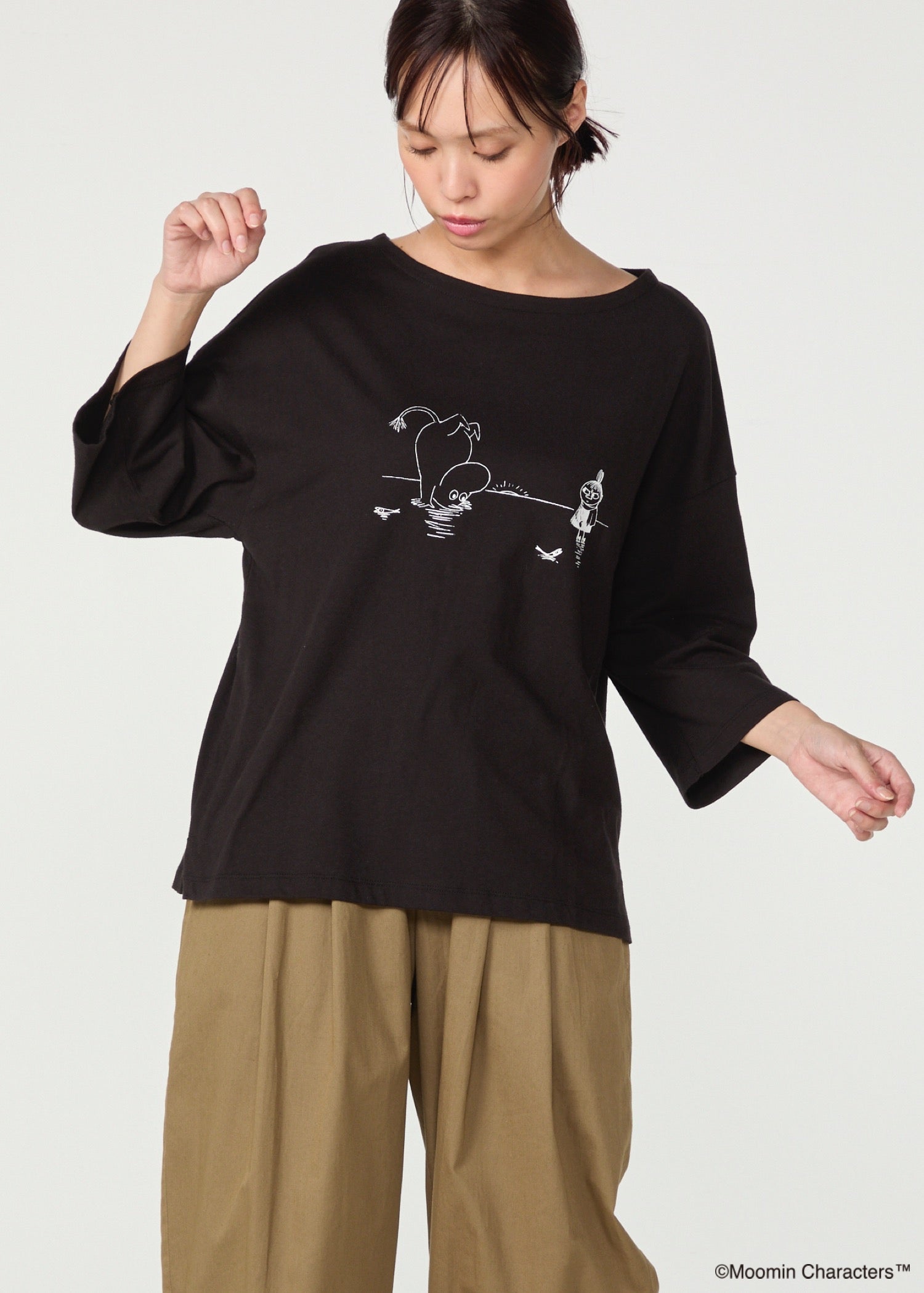 ムーミン オーガニックコットン ビッグTシャツ・氷の上の逆立ちムーミントロール
