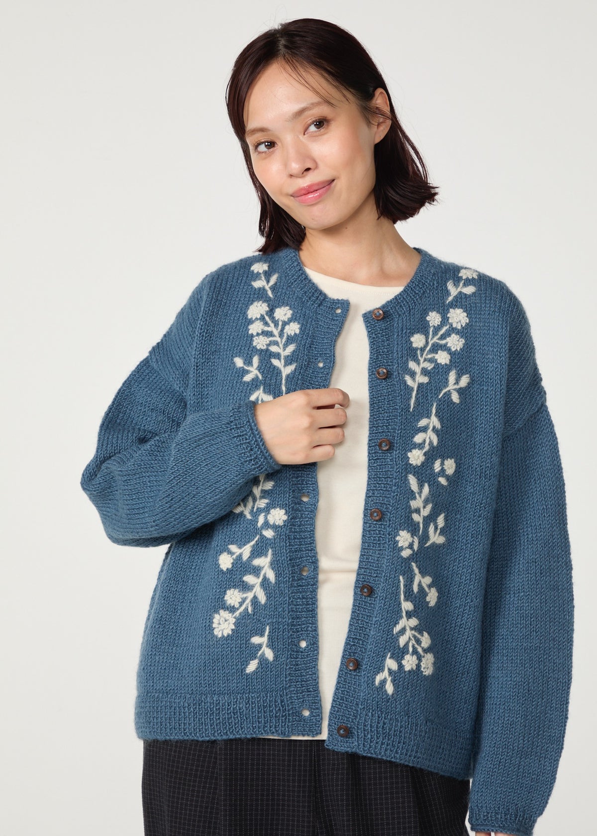 手編み&手刺繍フラワー柄 カーディガン