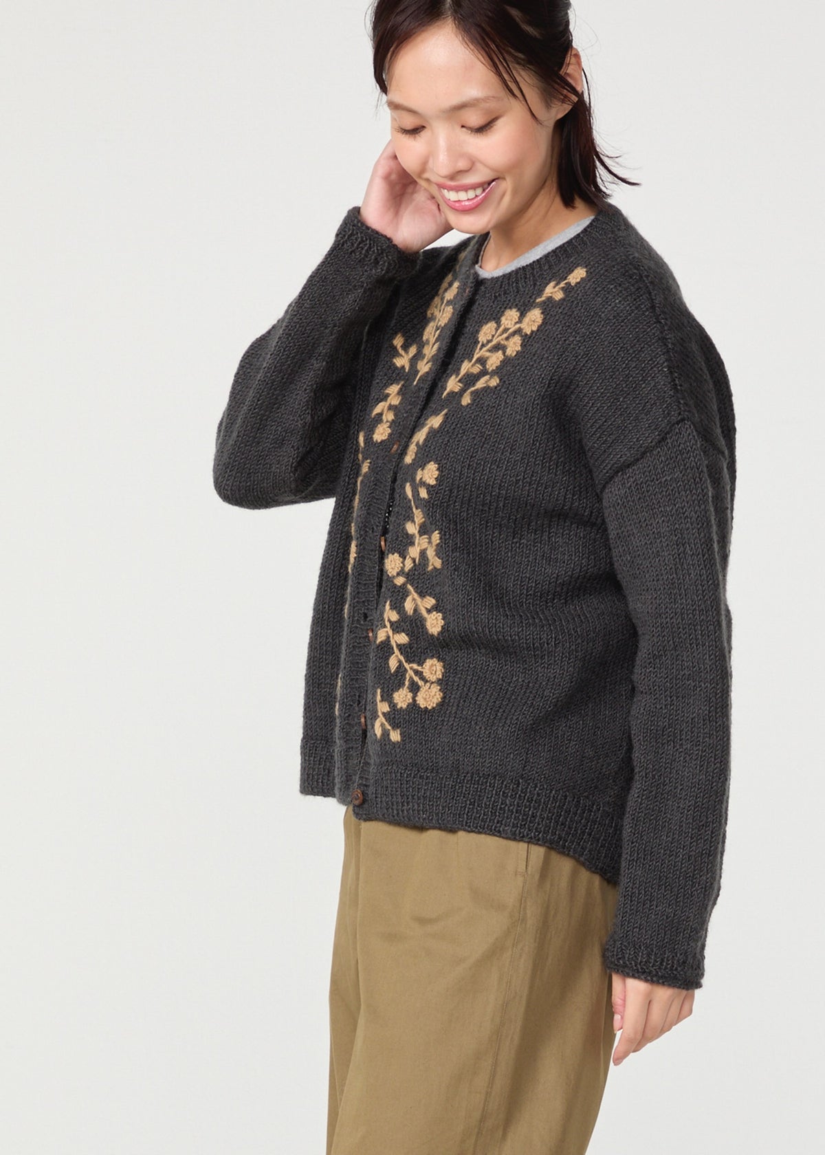手編み&手刺繍フラワー柄 カーディガン