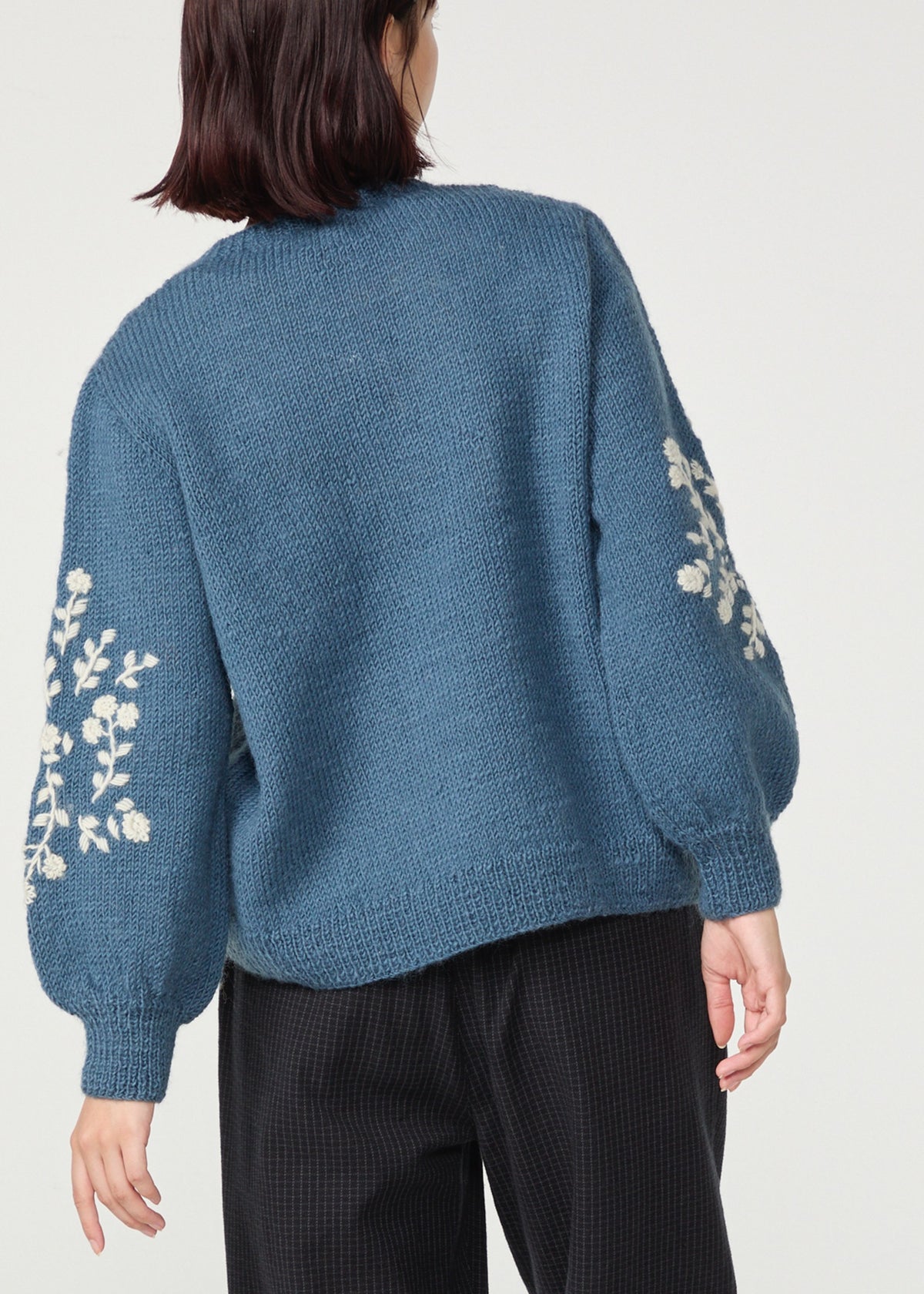 手編み&手刺繍フラワー柄 パフスリーブプルオーバー