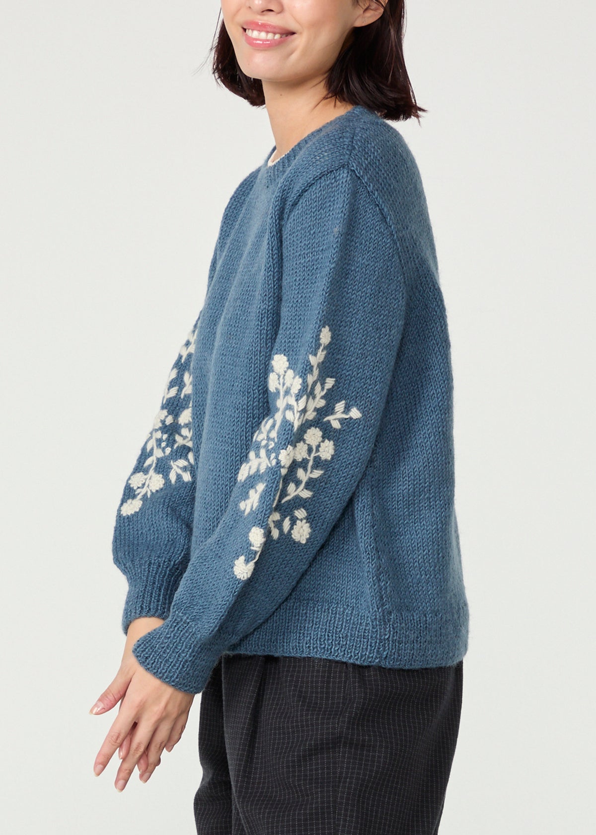 手編み&手刺繍フラワー柄 パフスリーブプルオーバー
