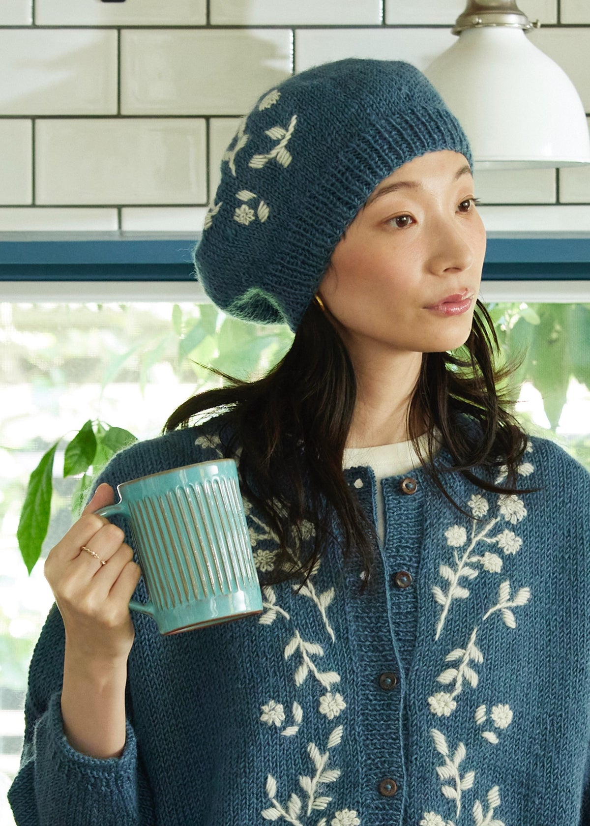 手編み&手刺繍フラワー柄 ベレー