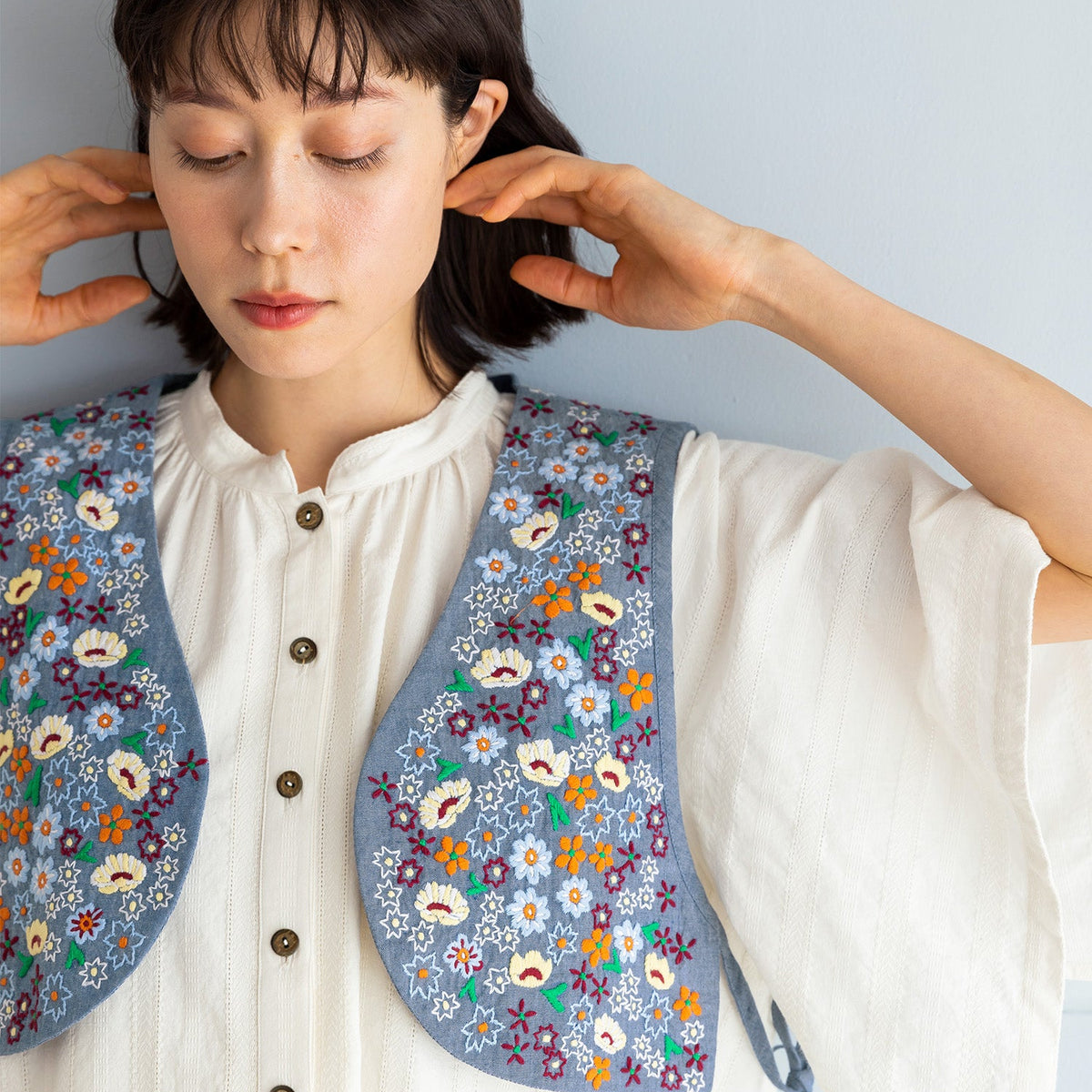 オーガニックコットンフラワー手刺繍ベスト