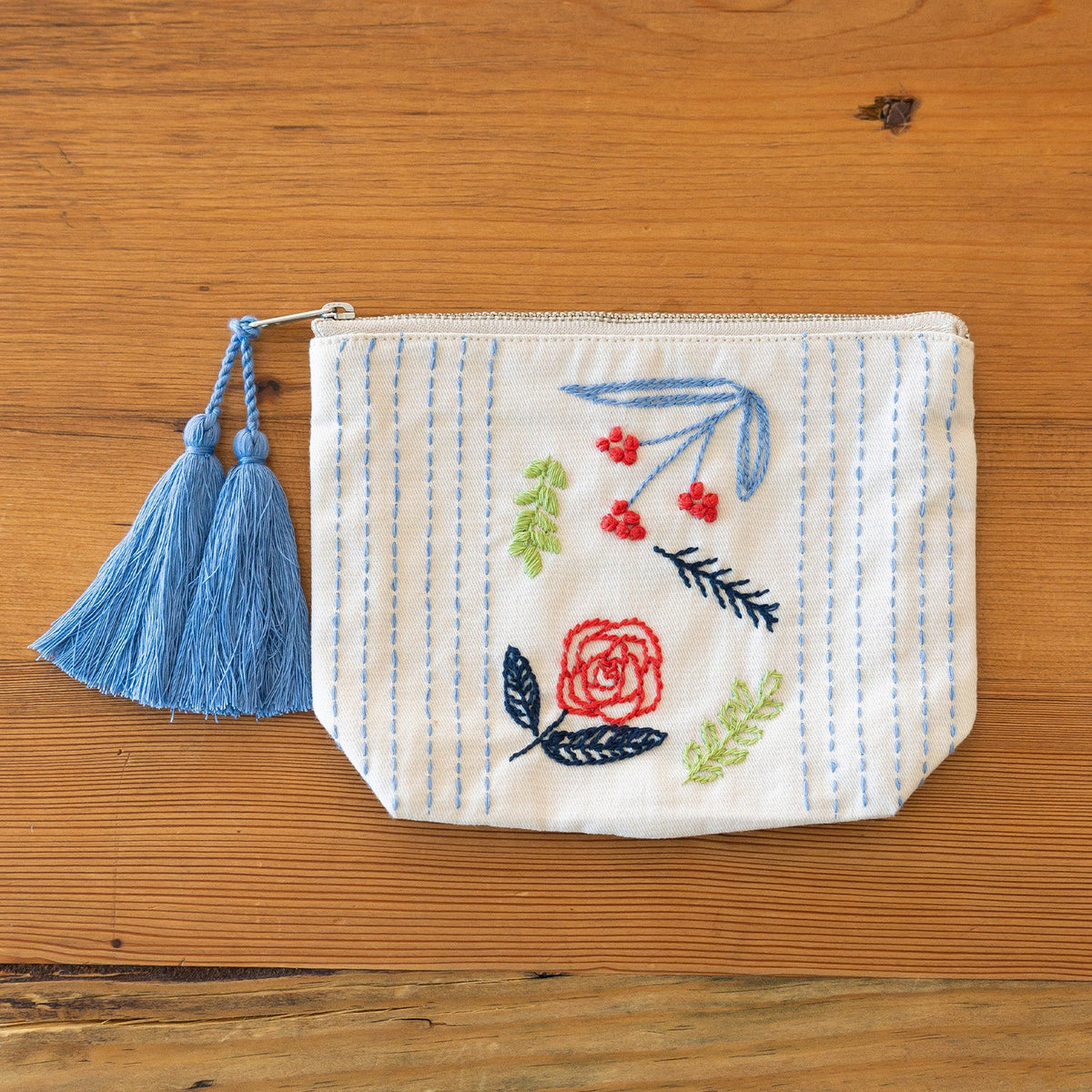 手刺繍ポーチ