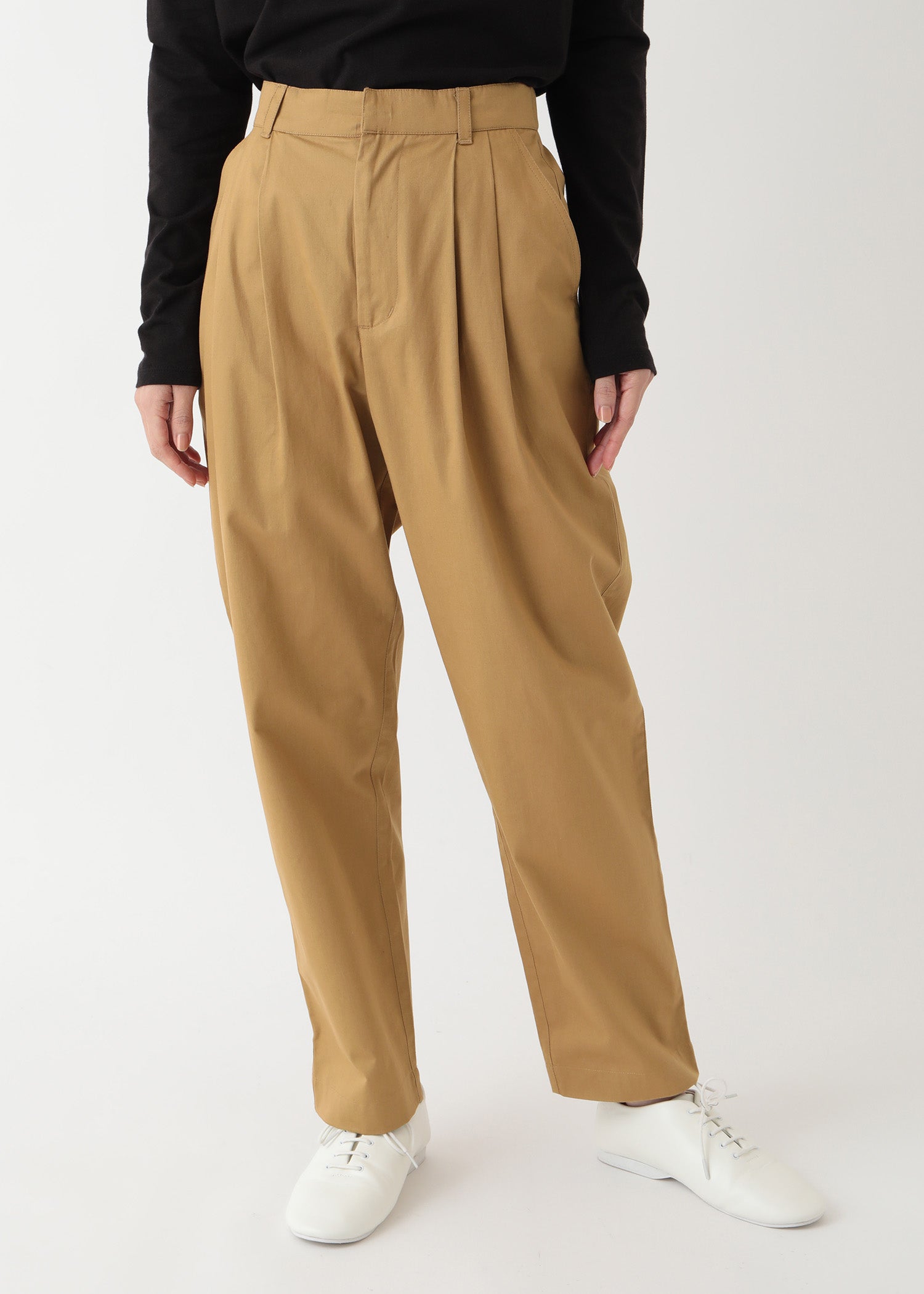 オーガニックコットンツイル タックテーパードパンツ