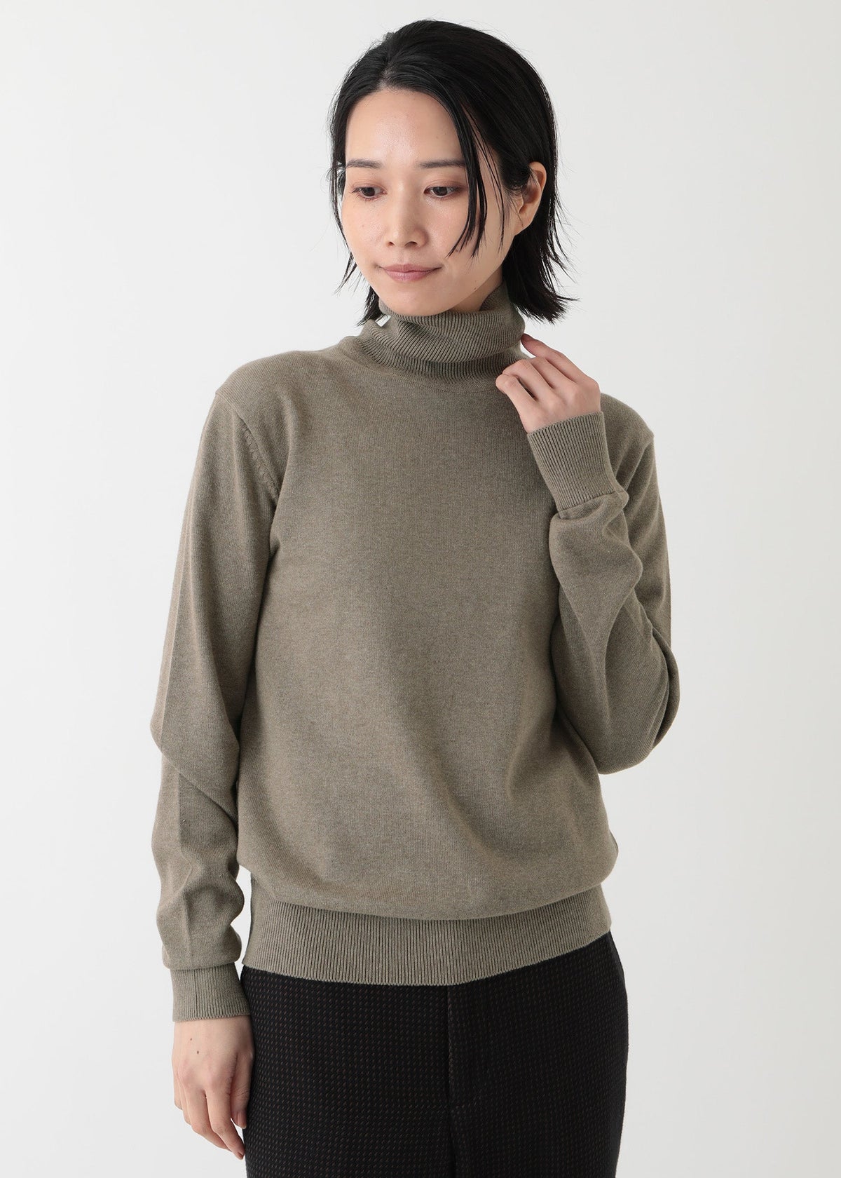オーガニックコットンニットタートルネック