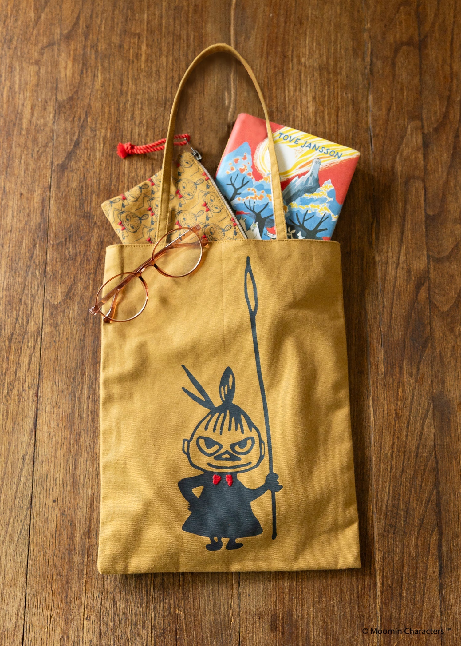 ムーミン プリント＆手刺繍トートバッグ・槍を持つリトルミイ
