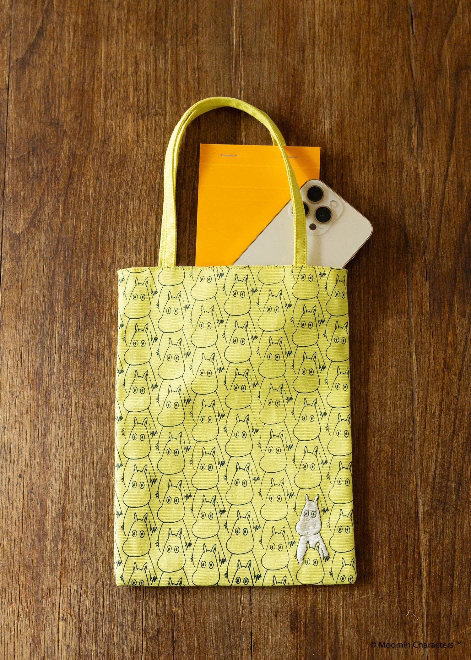 ムーミン プリント＆手刺繍ミニトート・ムーミントロールがいっぱい