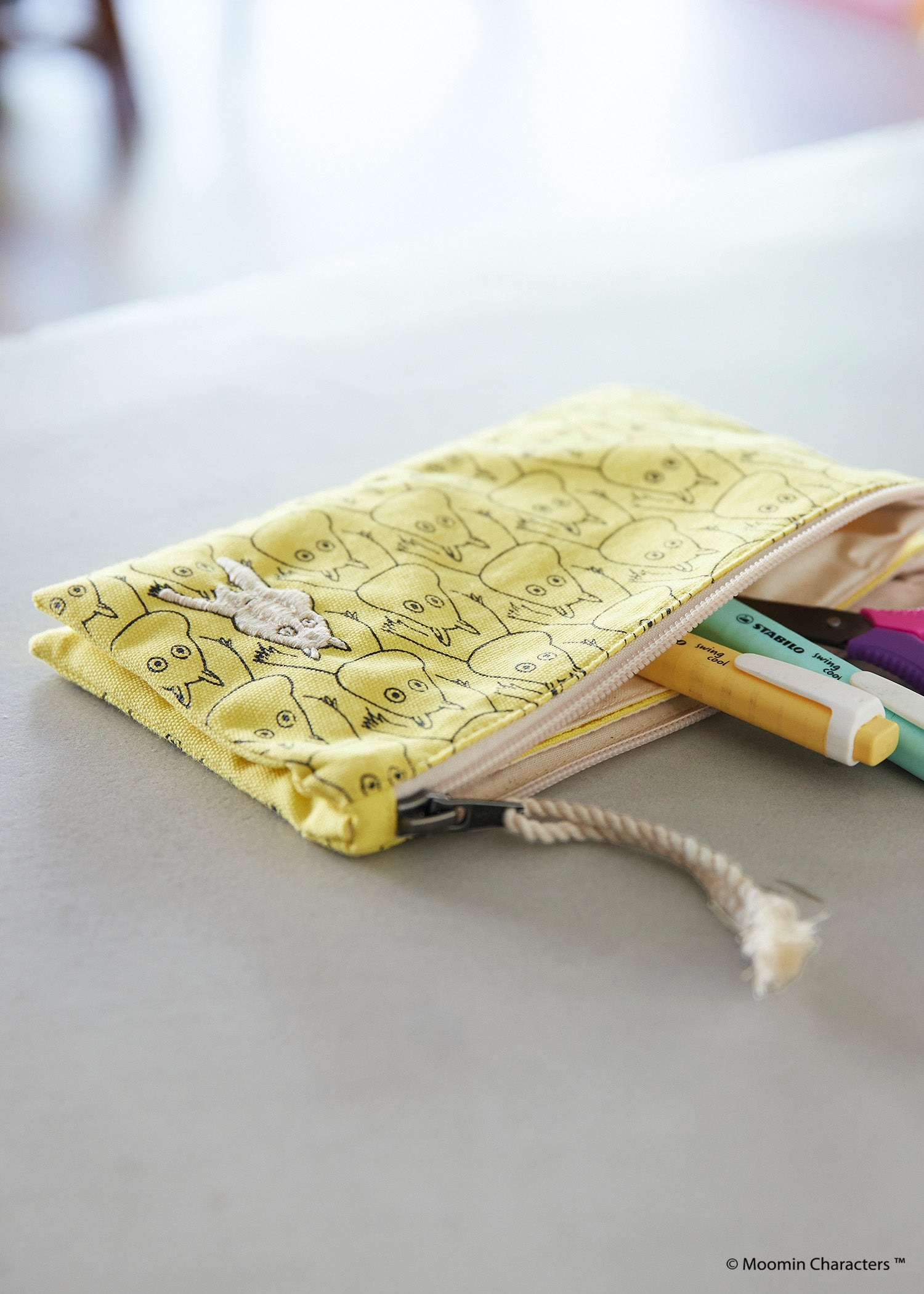 ムーミン プリント＆手刺繍ポーチ・ムーミントロールがいっぱい