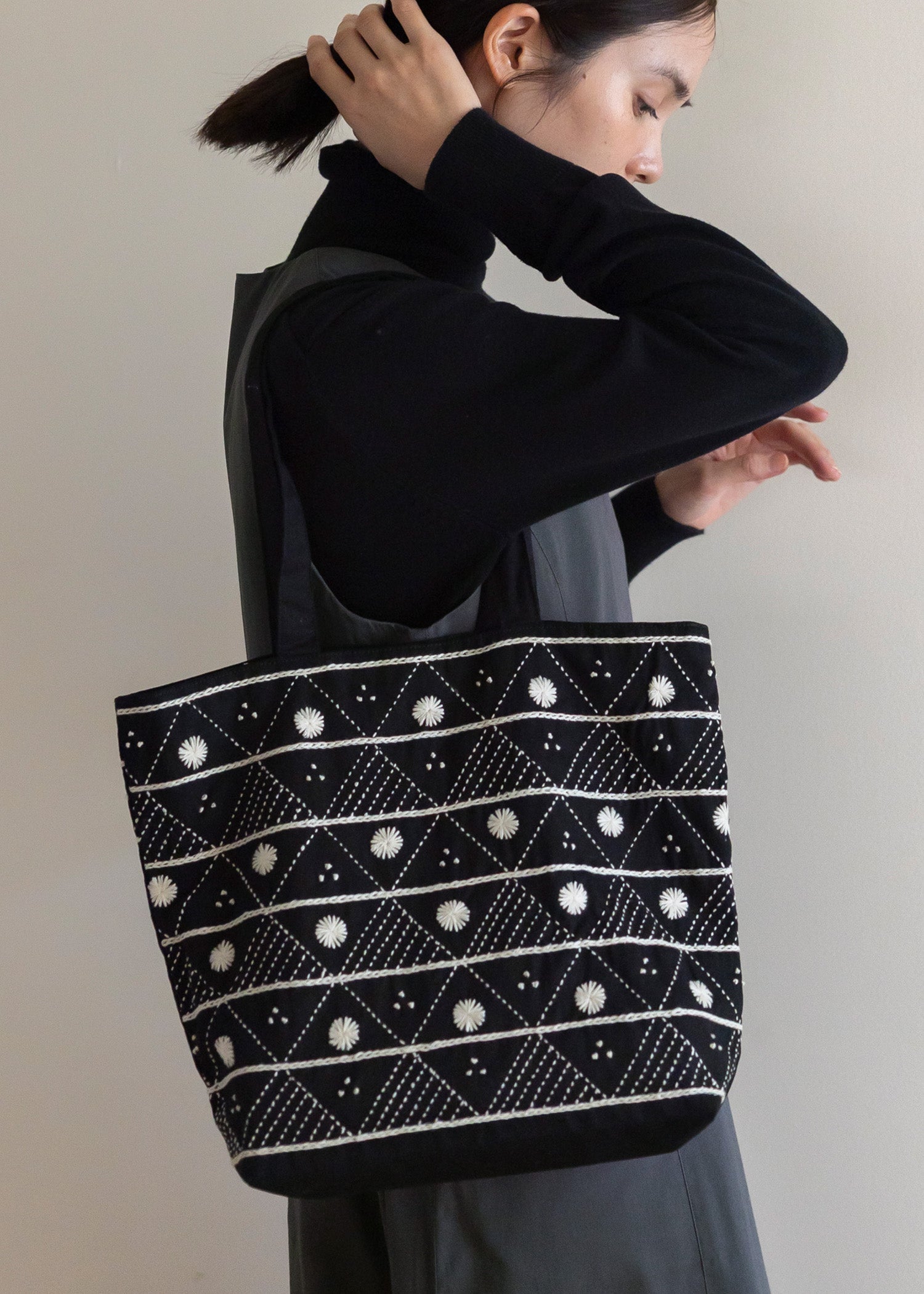 手刺繍トートバッグ デイジー