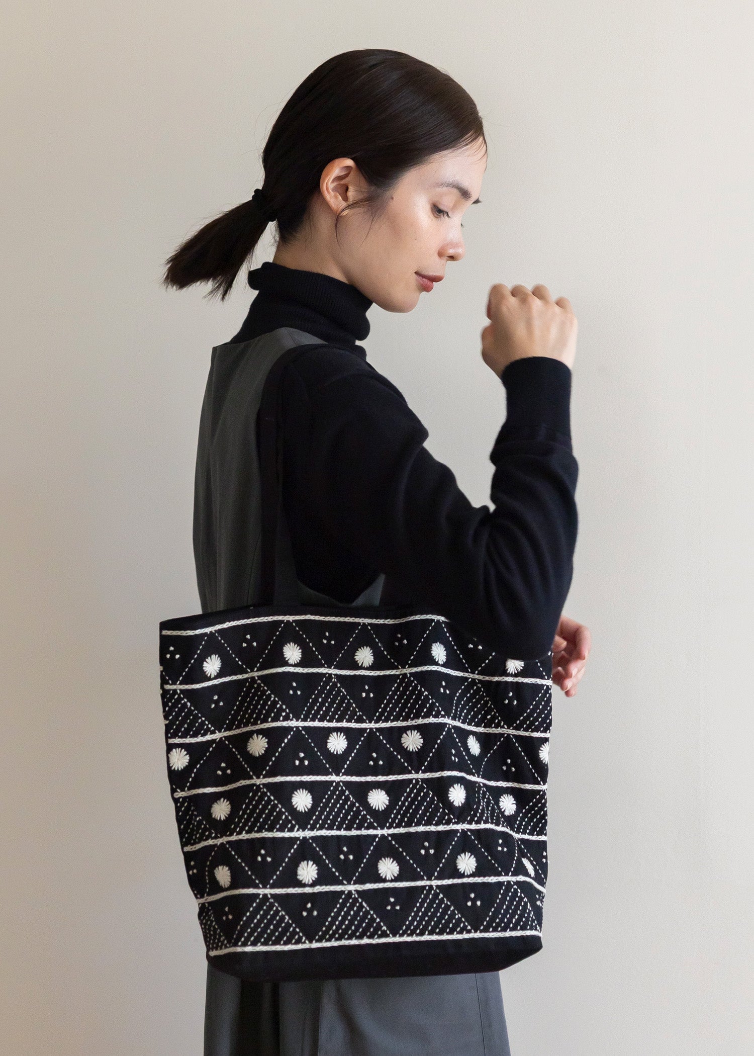 手刺繍トートバッグ デイジー