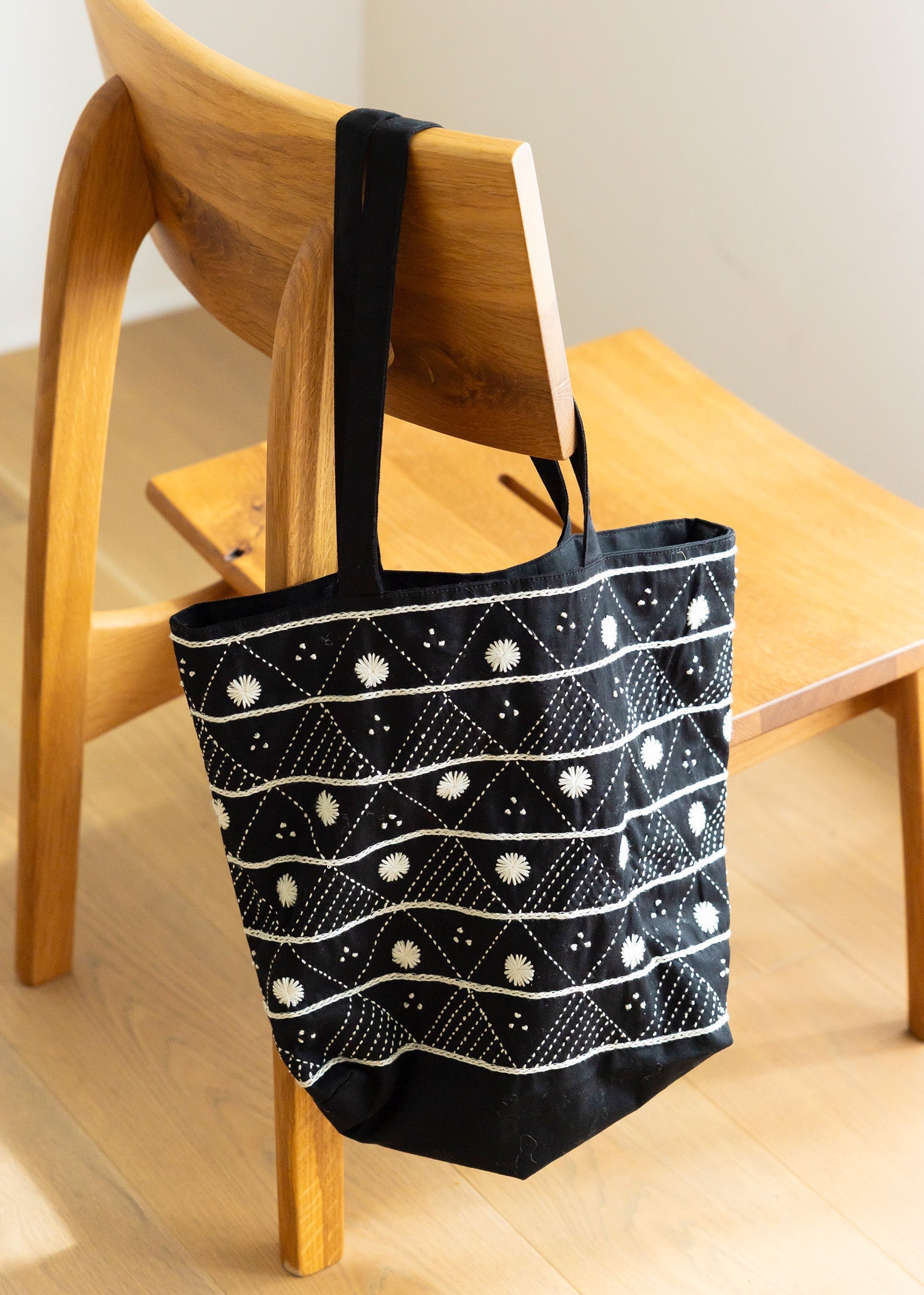 手刺繍トートバッグ デイジー