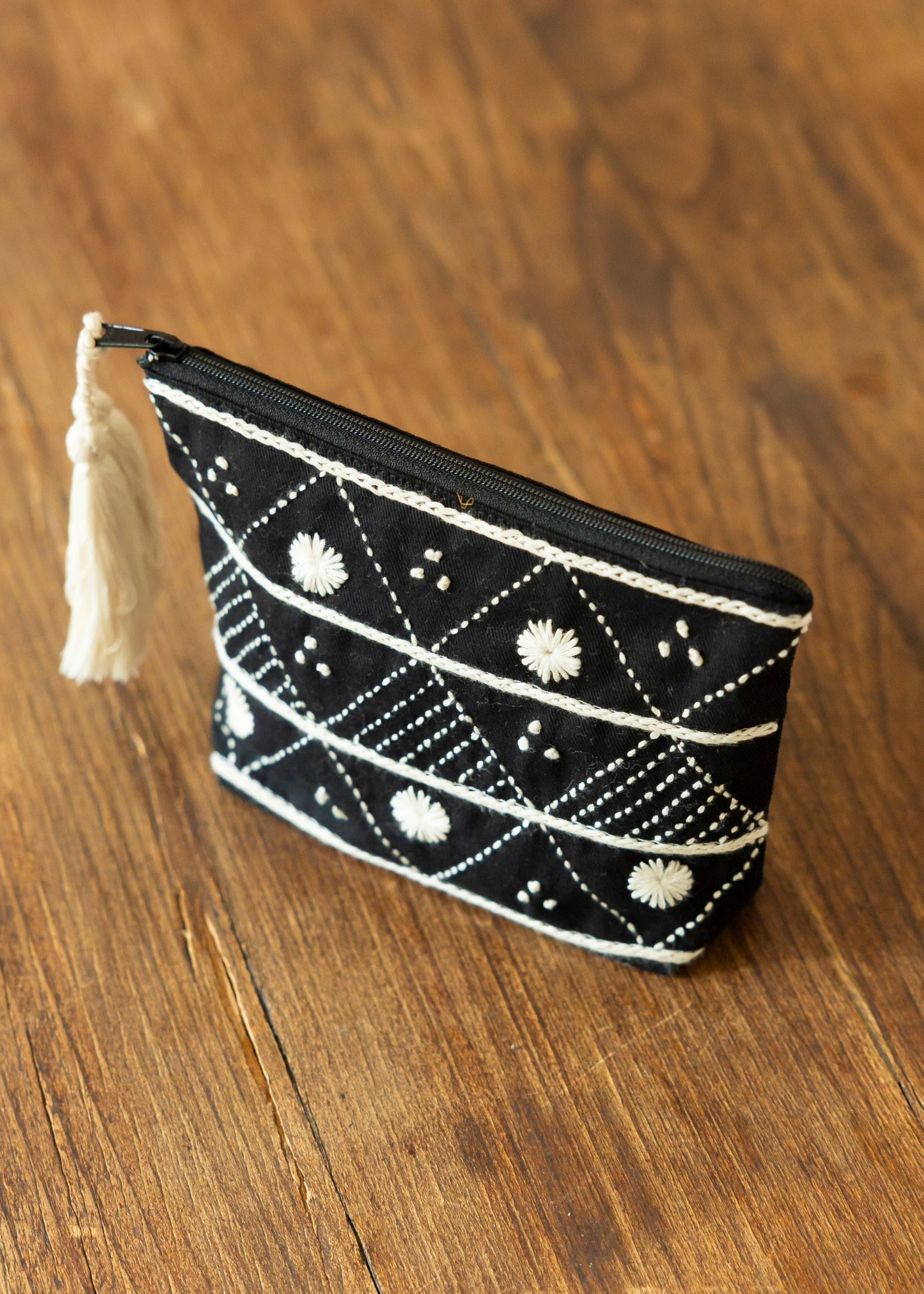 手刺繍ポーチ デイジー