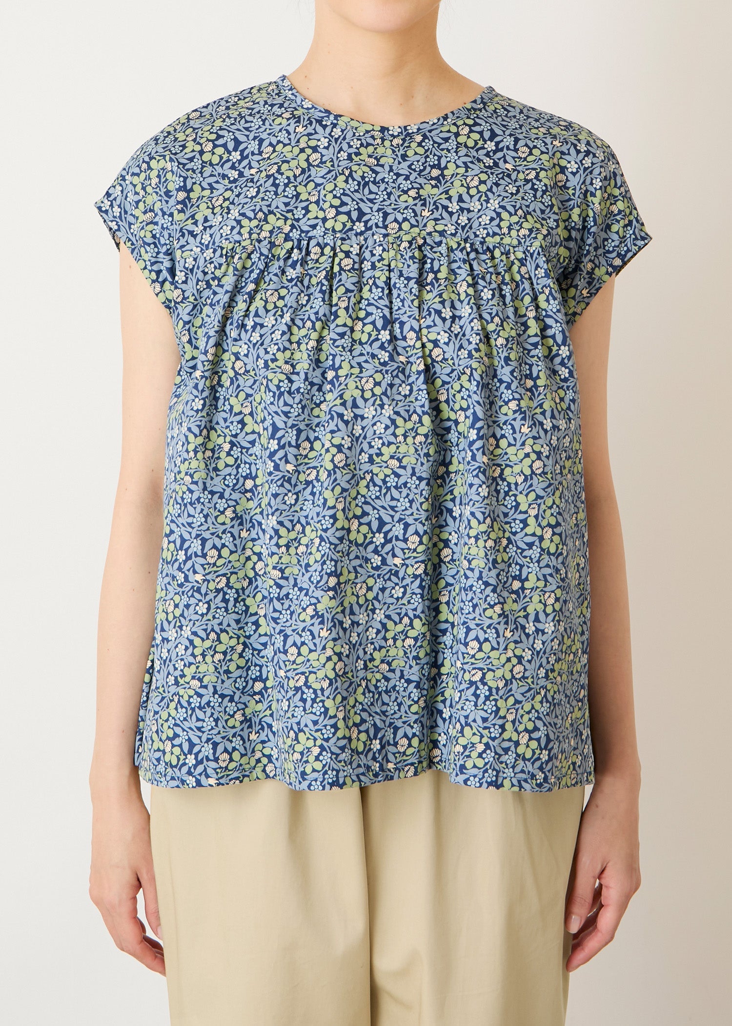 身長：162cm　着用サイズ：M