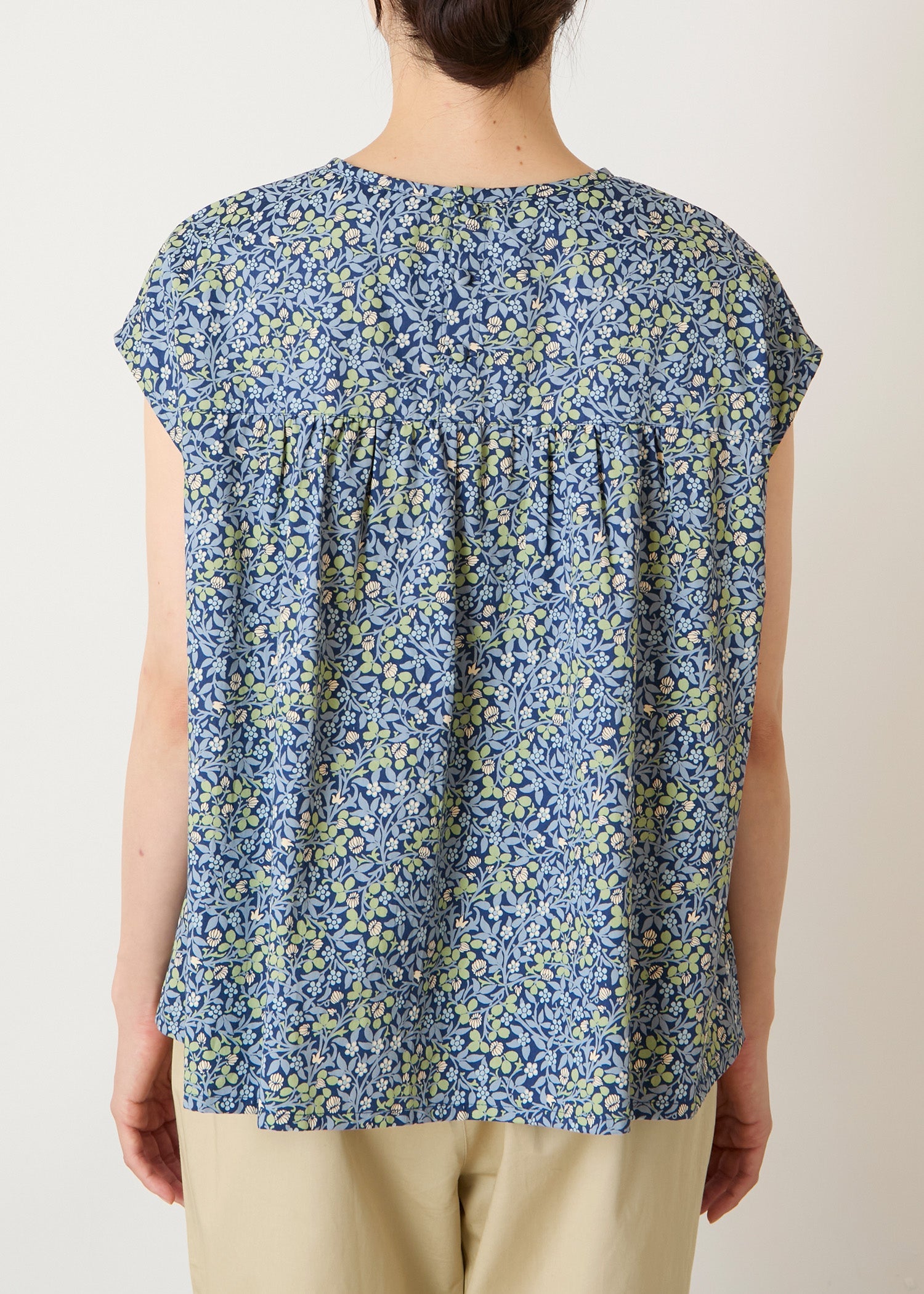 身長：162cm　着用サイズ：M