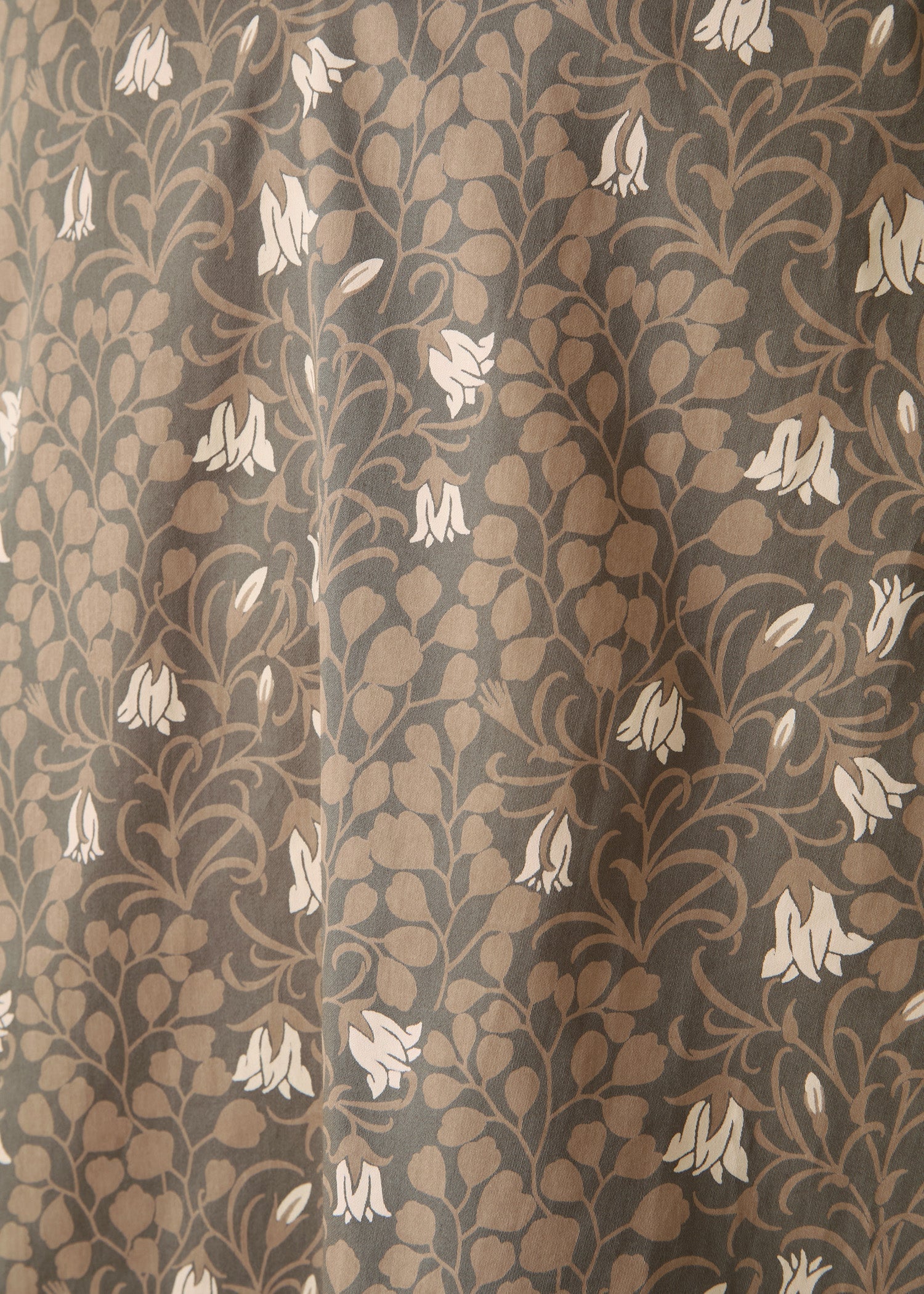 Ｖ＆Ａ オーガニックコットンサテン ブラウス メイデンヘア＆ヘアベル柄