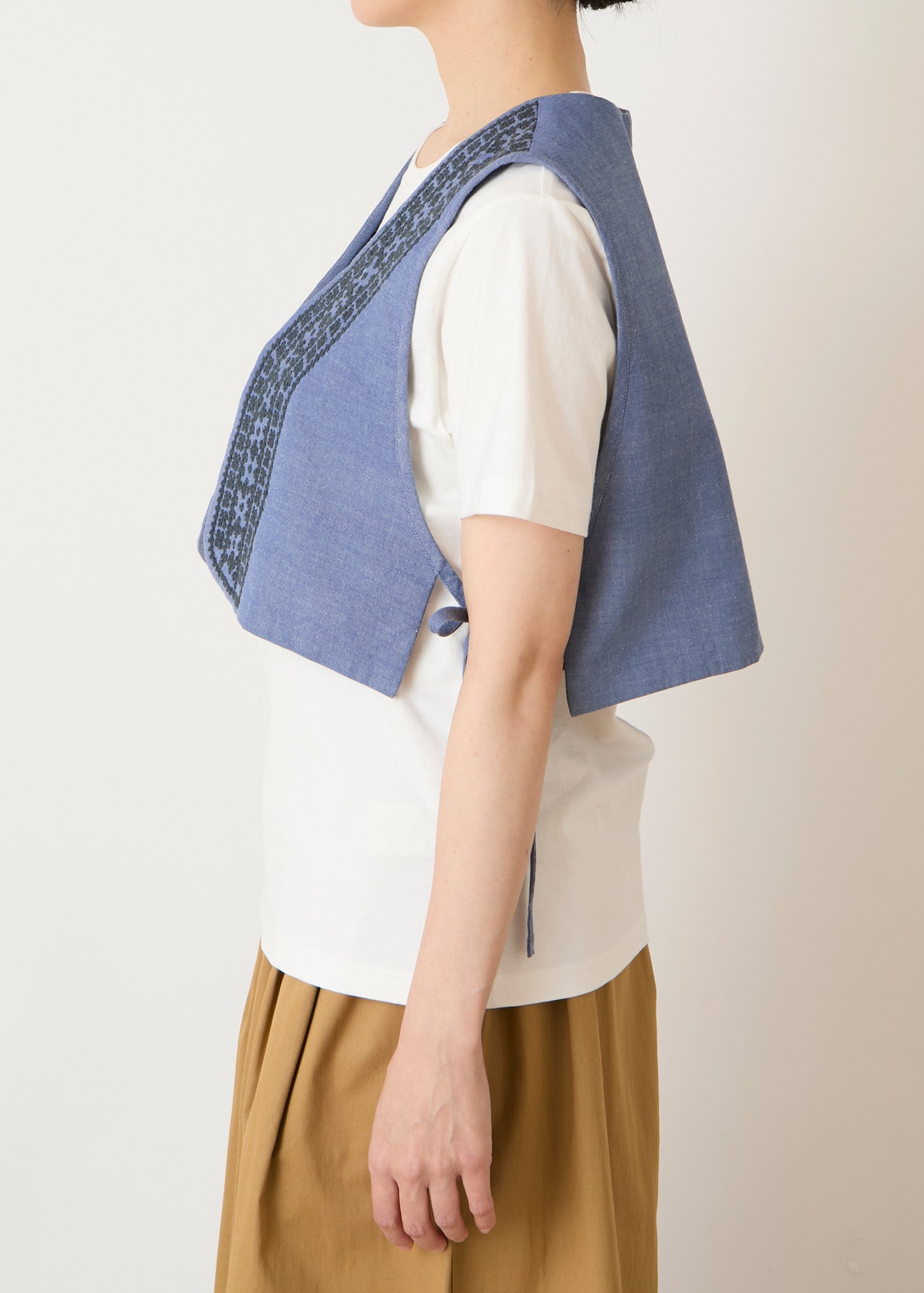 手織りオーガニックコットン バワリヤ刺繍ベスト