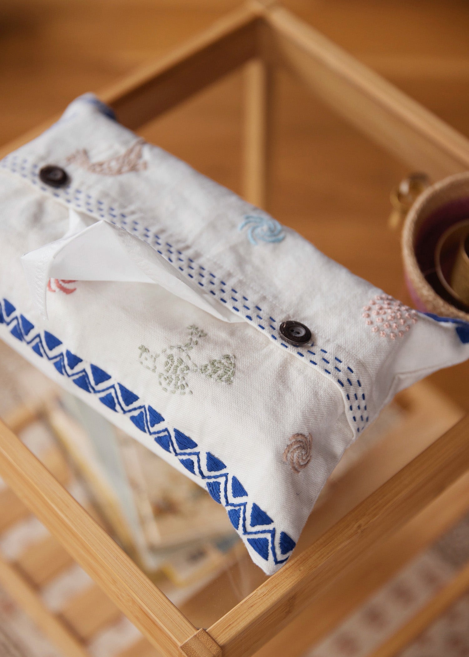 手刺繍ティッシュケース