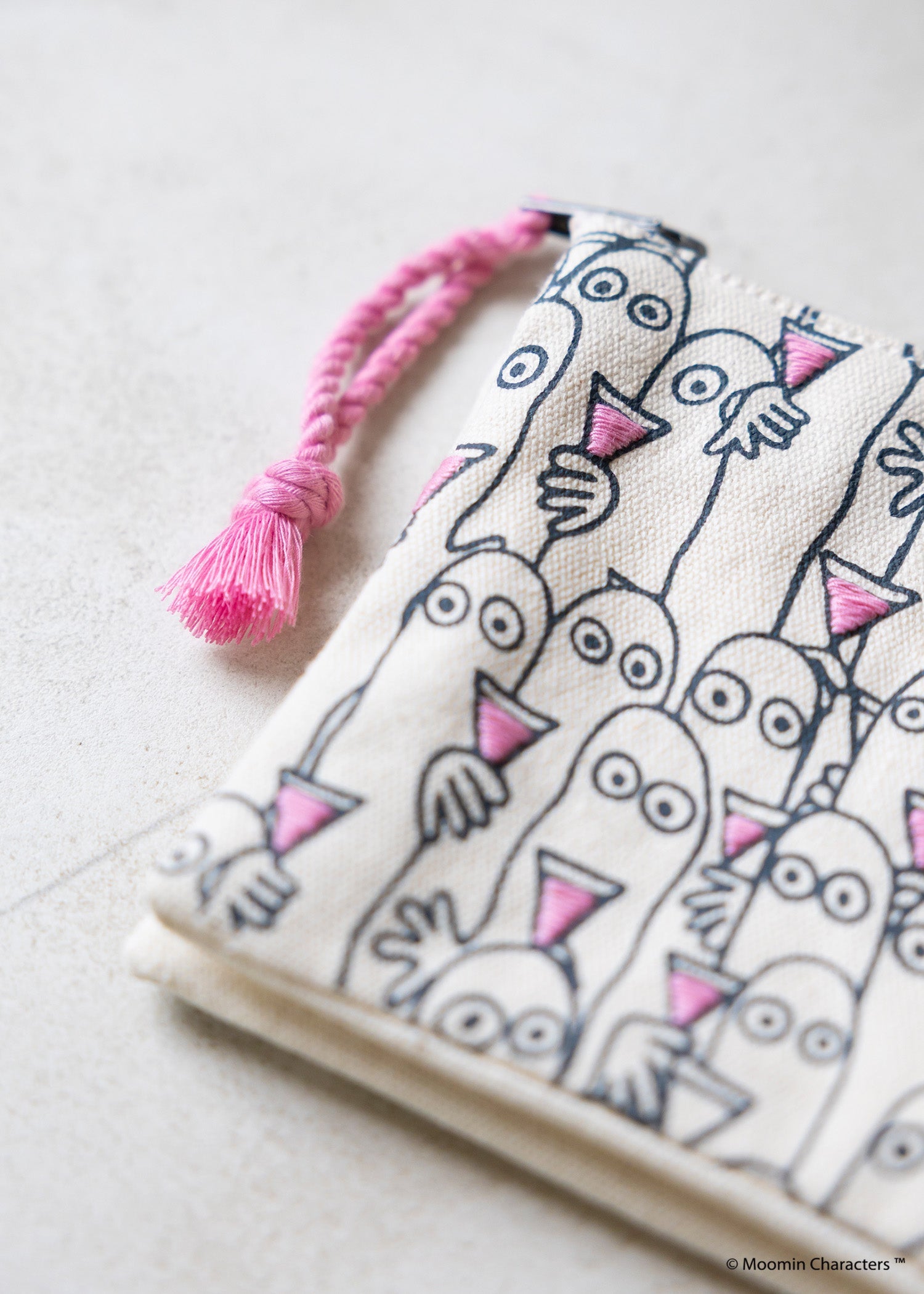 ムーミン プリント＆手刺繍ポーチ・ニョロニョロがいっぱい