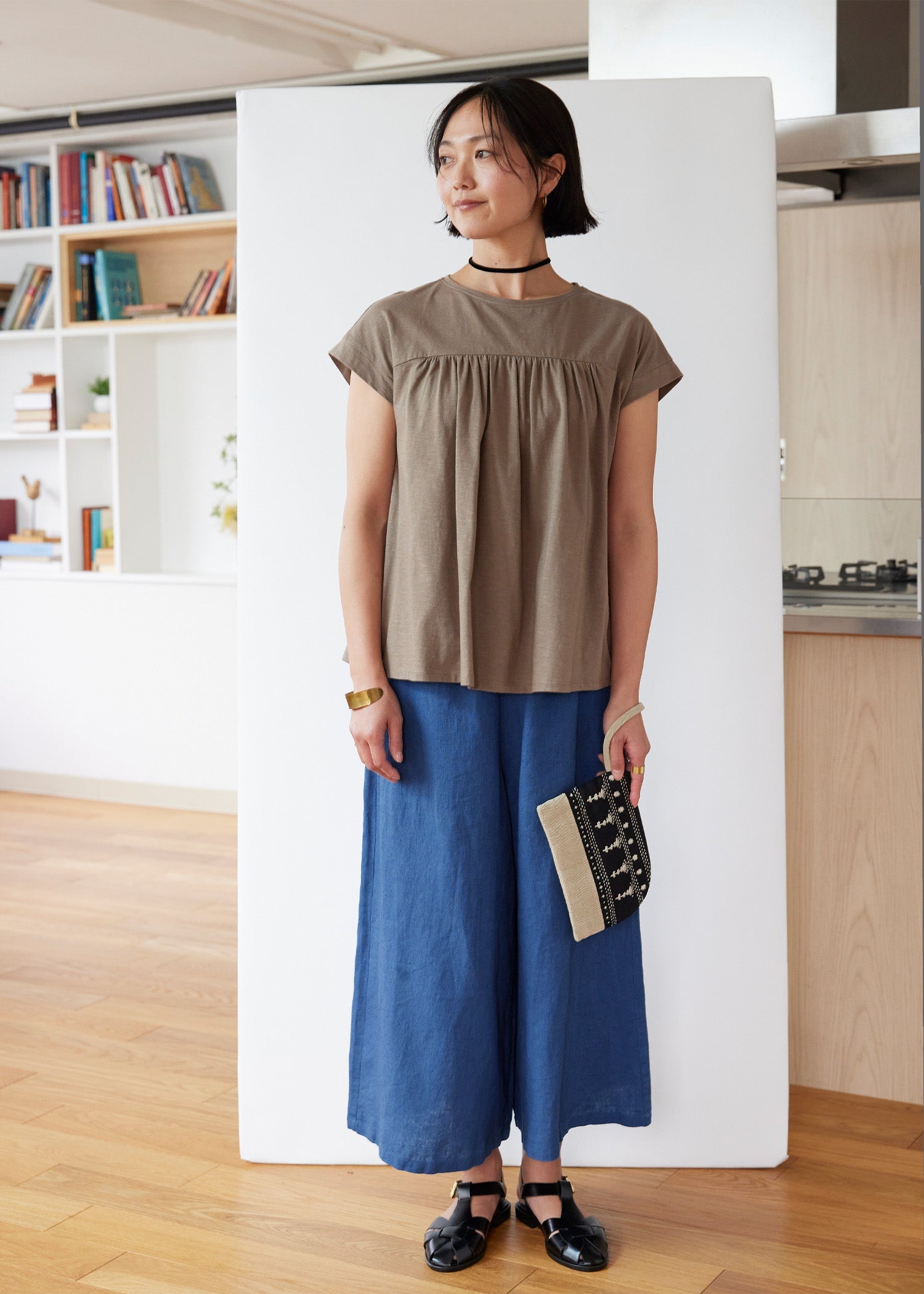 手刺繍ジュートコットン ハンドポーチ