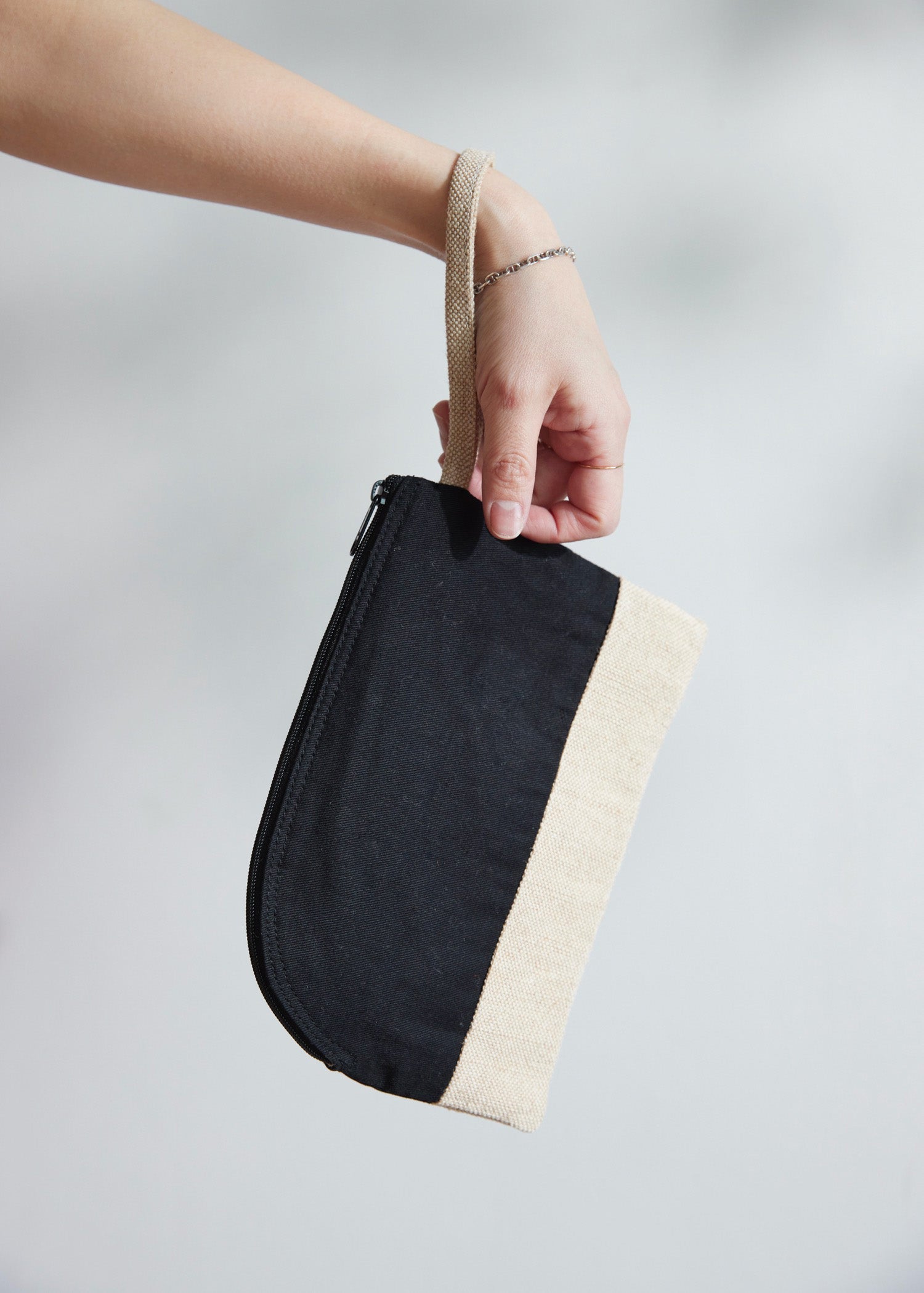 手刺繍ジュートコットン ハンドポーチ