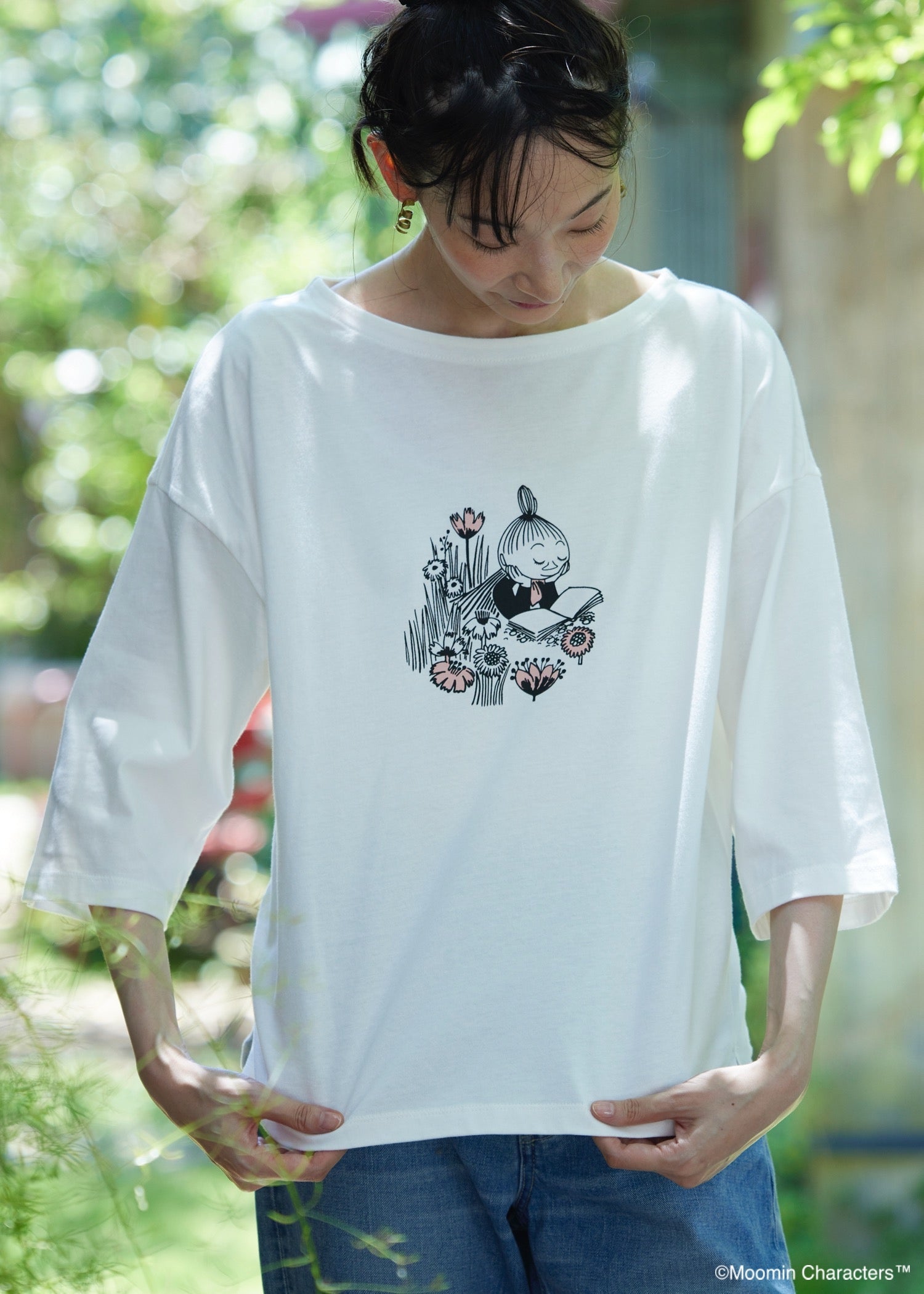 ムーミン オーガニックコットン ビッグＴシャツ・本を読むミムラねえさん