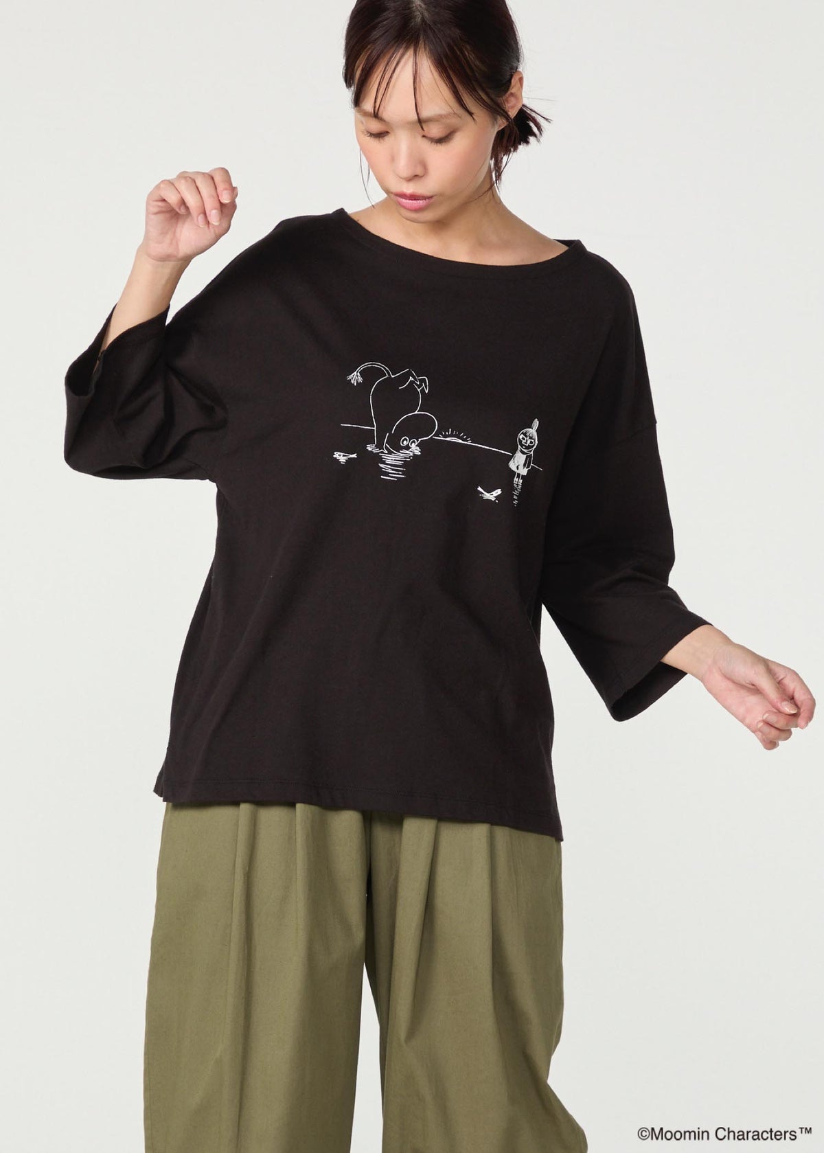 ムーミン オーガニックコットン ビッグＴシャツ・氷の上の逆立ちムーミントロール