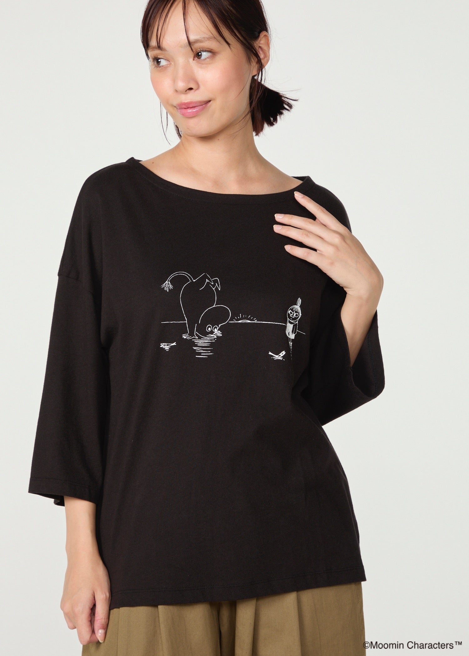 ムーミン オーガニックコットン ビッグＴシャツ・氷の上の逆立ちムーミントロール