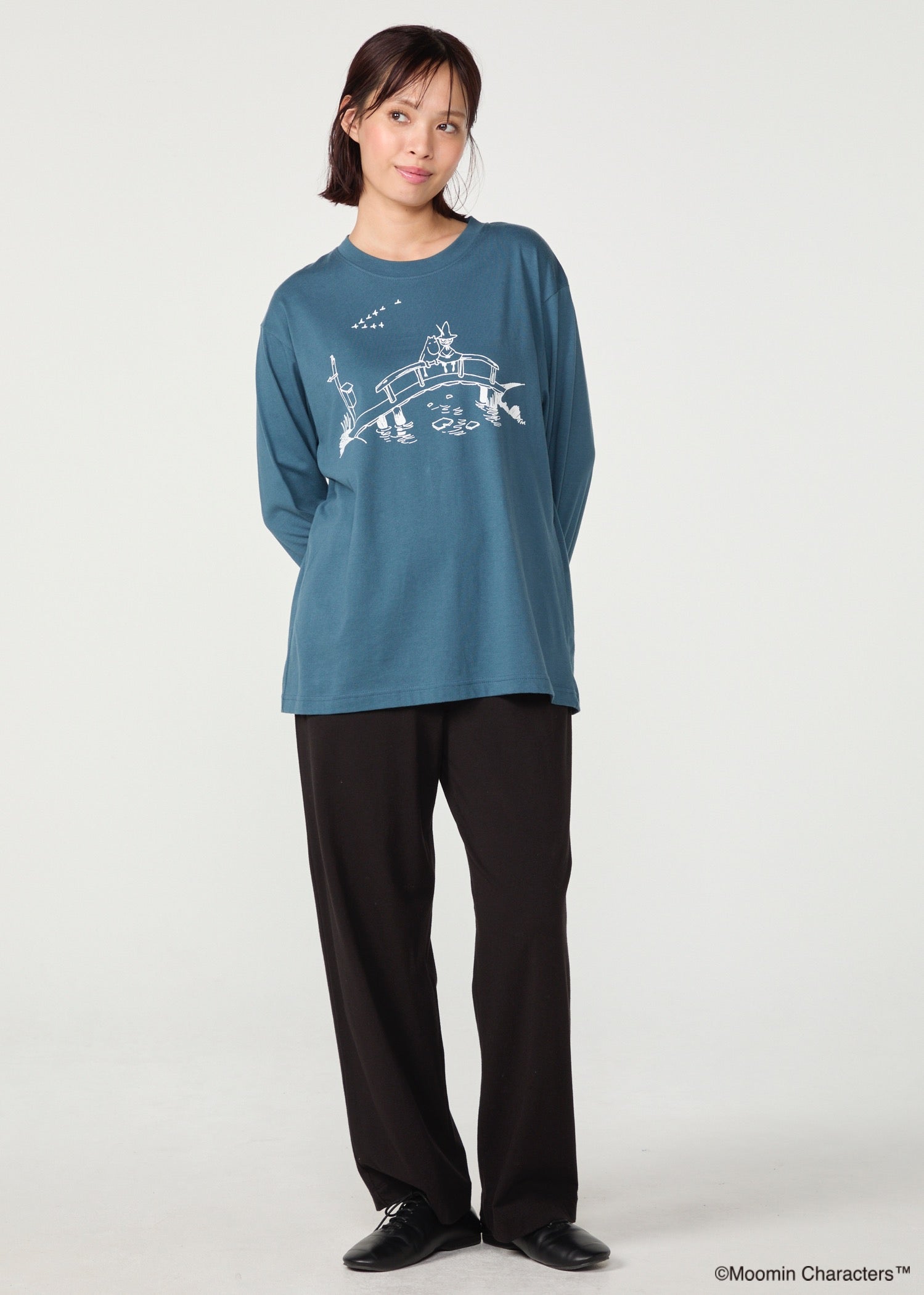 ムーミン オーガニックコットン ユニセックスロングスリーブＴシャツ・橋の上のフレンズ