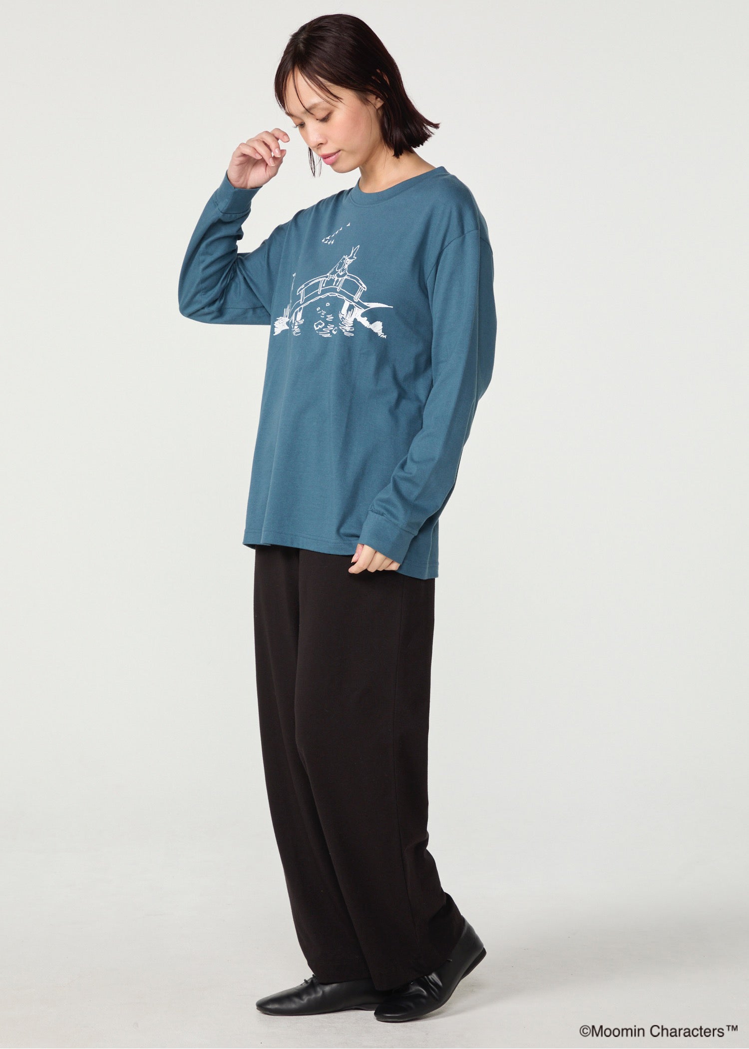ムーミン オーガニックコットン ユニセックスロングスリーブＴシャツ・橋の上のフレンズ