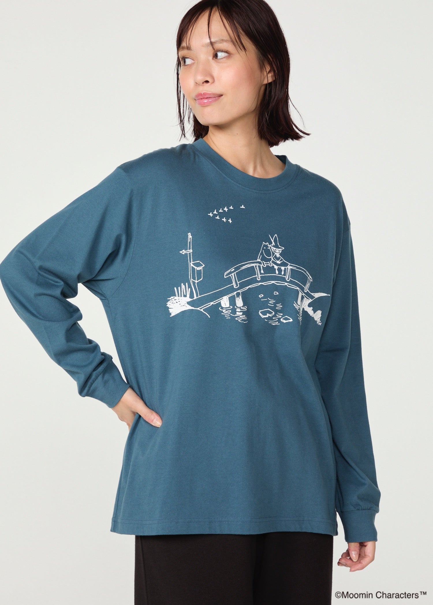 ムーミン オーガニックコットン ユニセックスロングスリーブＴシャツ・橋の上のフレンズ