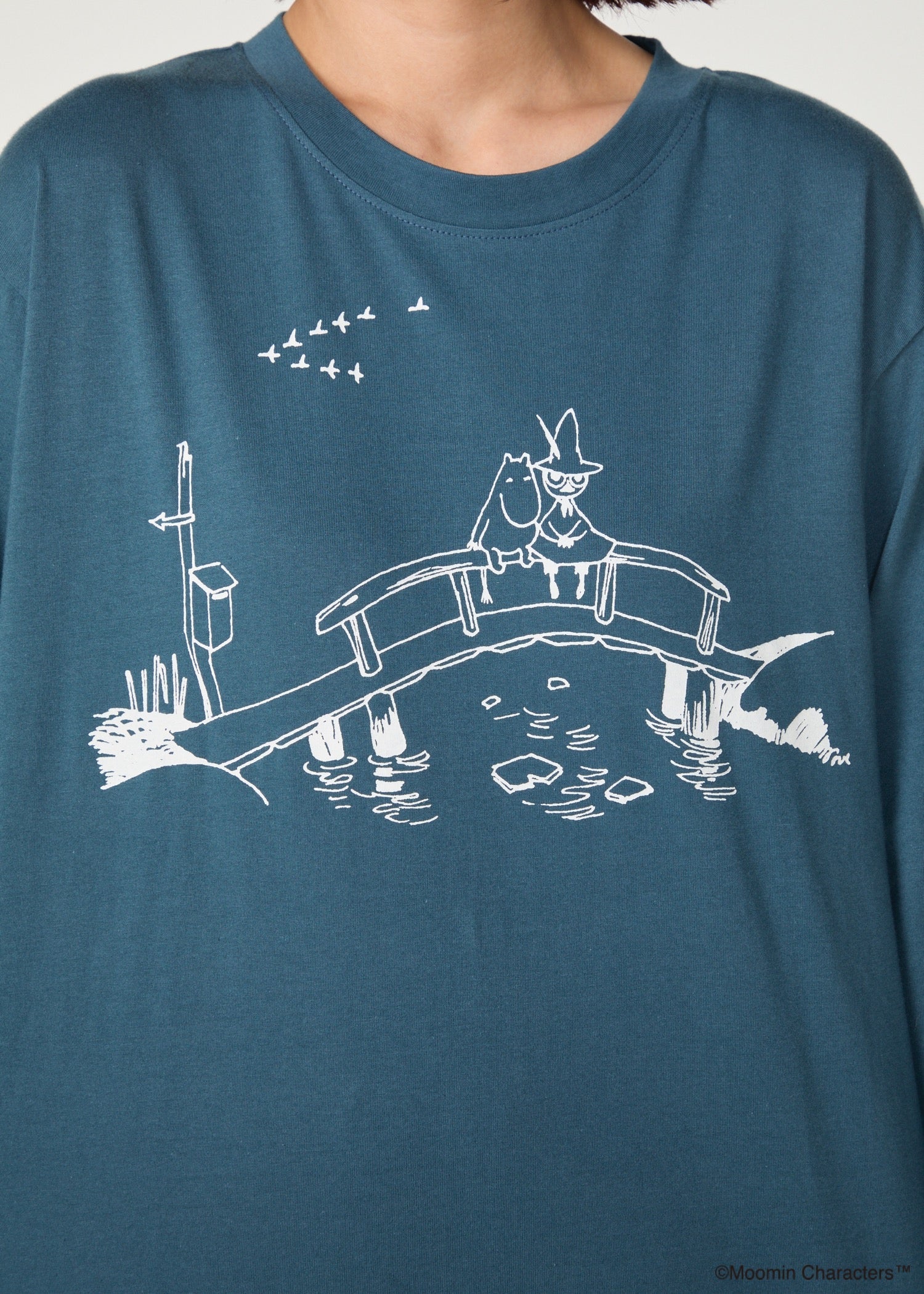 ムーミン オーガニックコットン ユニセックスロングスリーブＴシャツ・橋の上のフレンズ