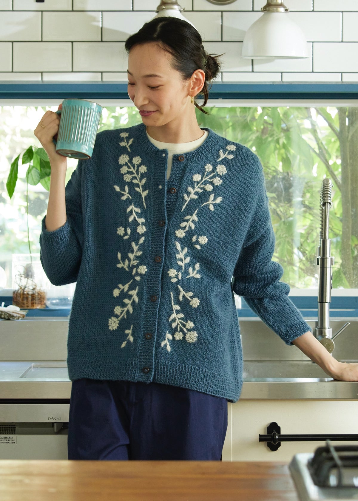 手編み＆手刺繍フラワー柄 カーディガン