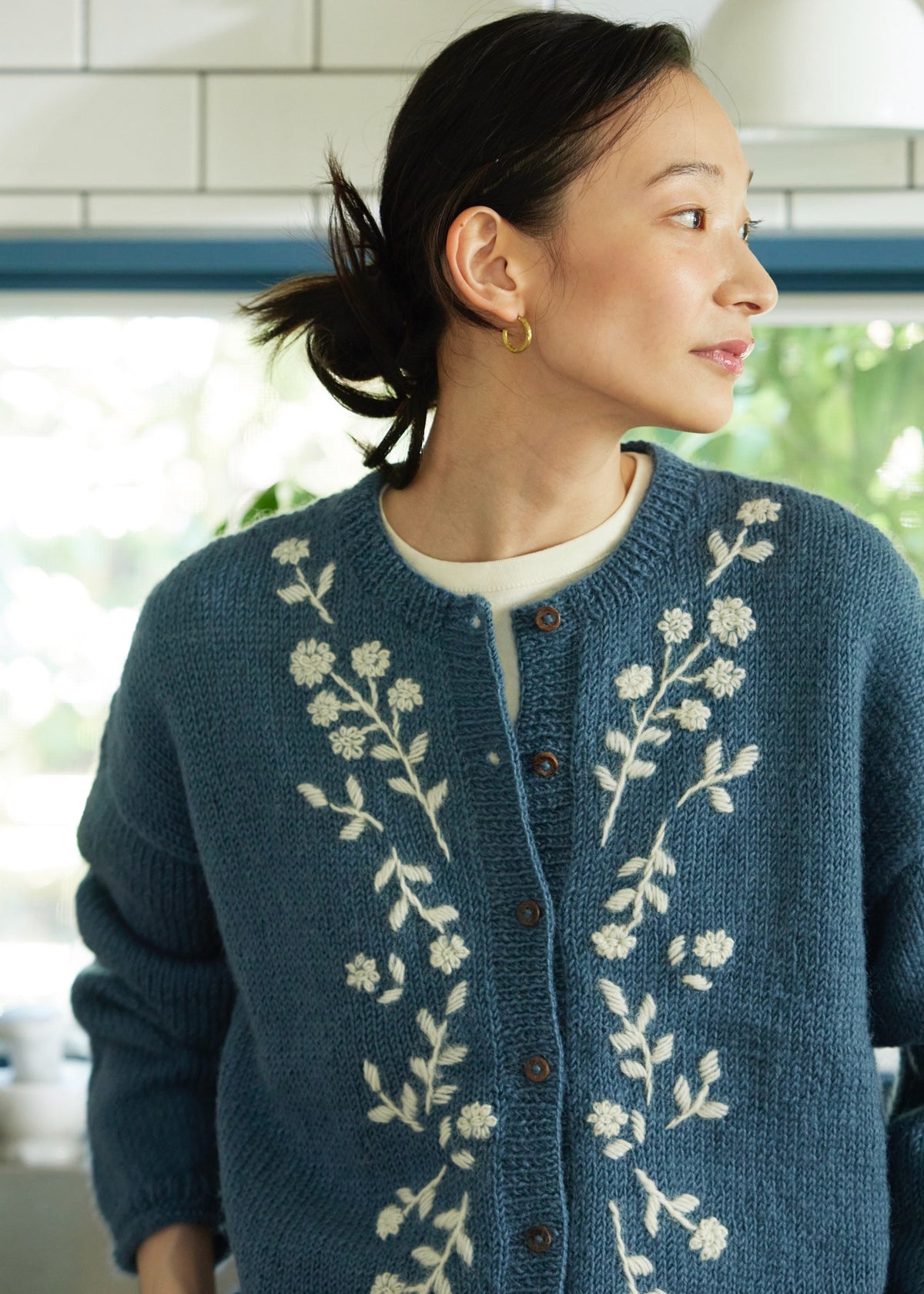 手編み＆手刺繍フラワー柄 カーディガン